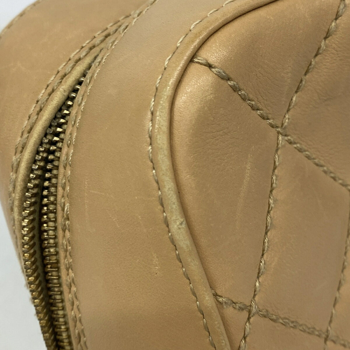 Chanel Beige Leather Handbag (Pre-Owned)