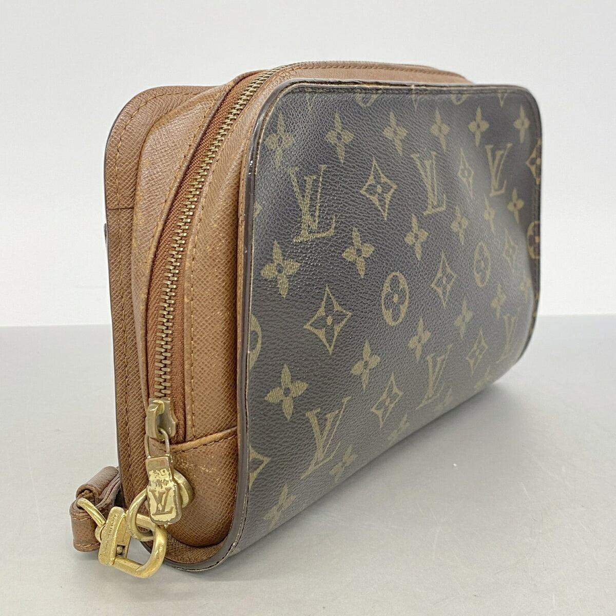 Louis Vuitton Brown Clutch Bag (Pre-Owned)
