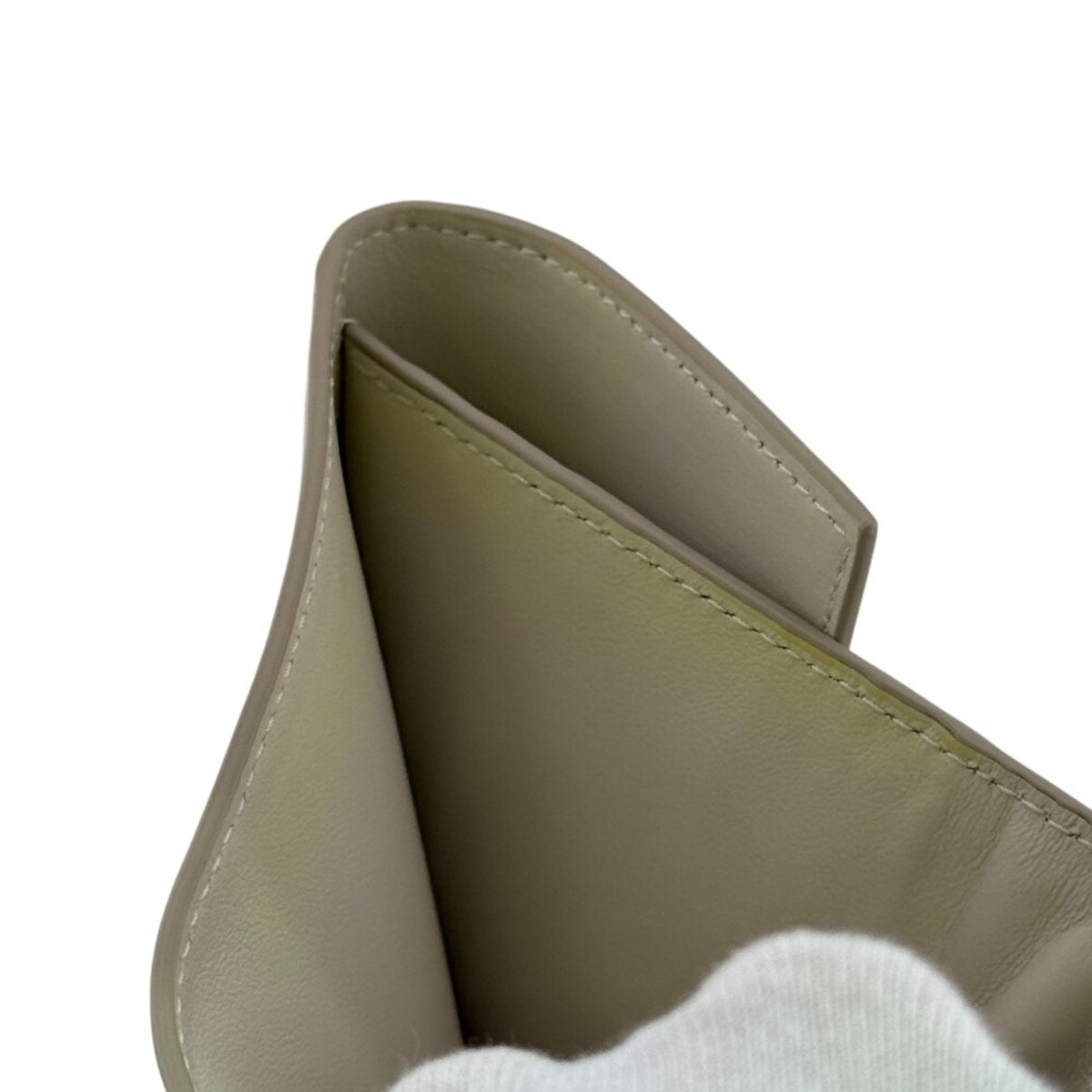 Bottega Veneta White Leather Wallet (Tri-Fold) (Pre-Owned)