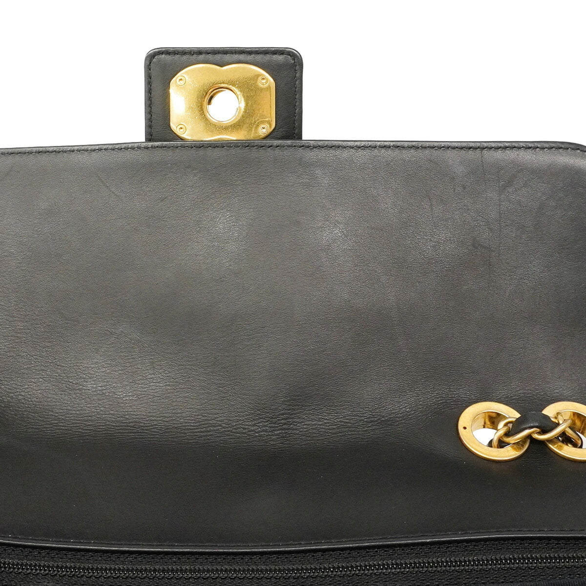Chanel Black Leather Shoulder Bag (Pre-Owned)