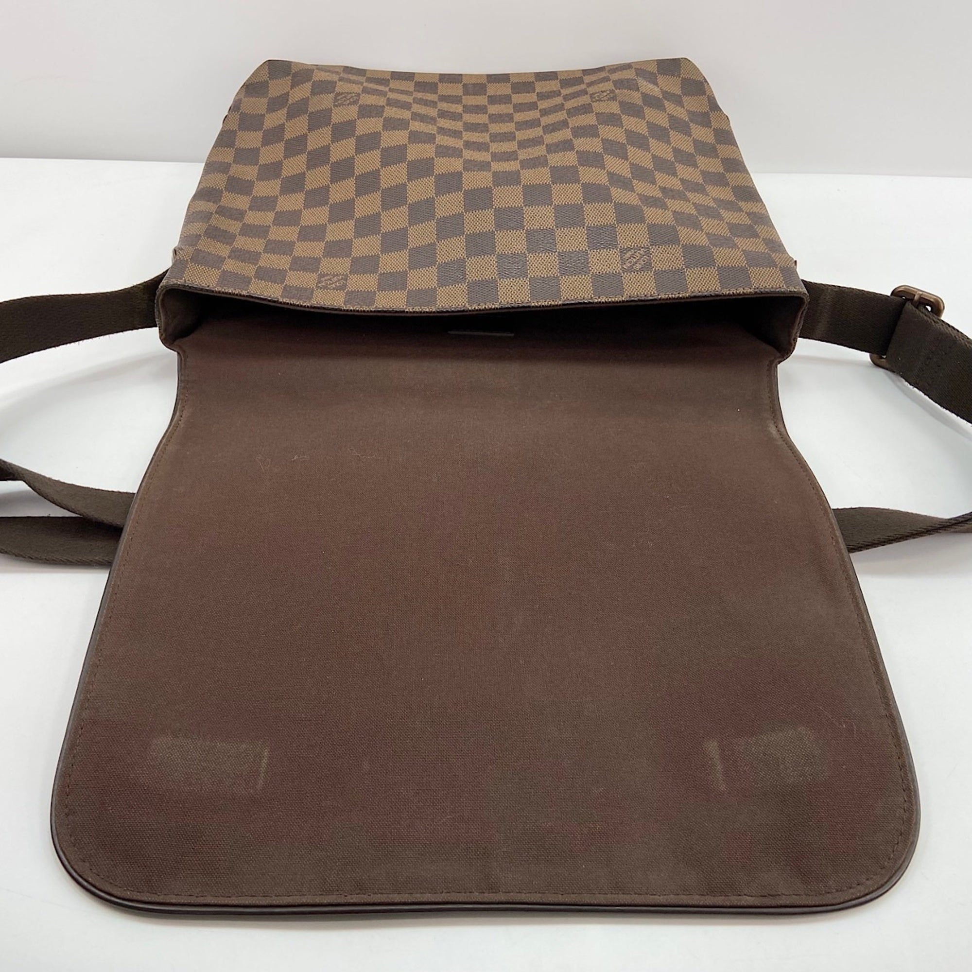 Louis Vuitton Brown Shoulder Bag (Pre-Owned)
