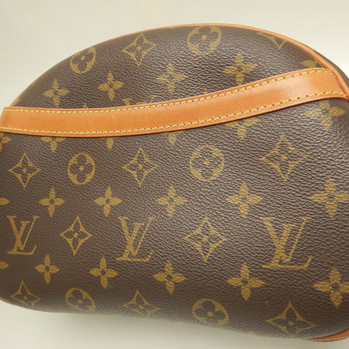 Louis Vuitton Brown Monogram Canvas Shoulder Bag (Pre-Owned)