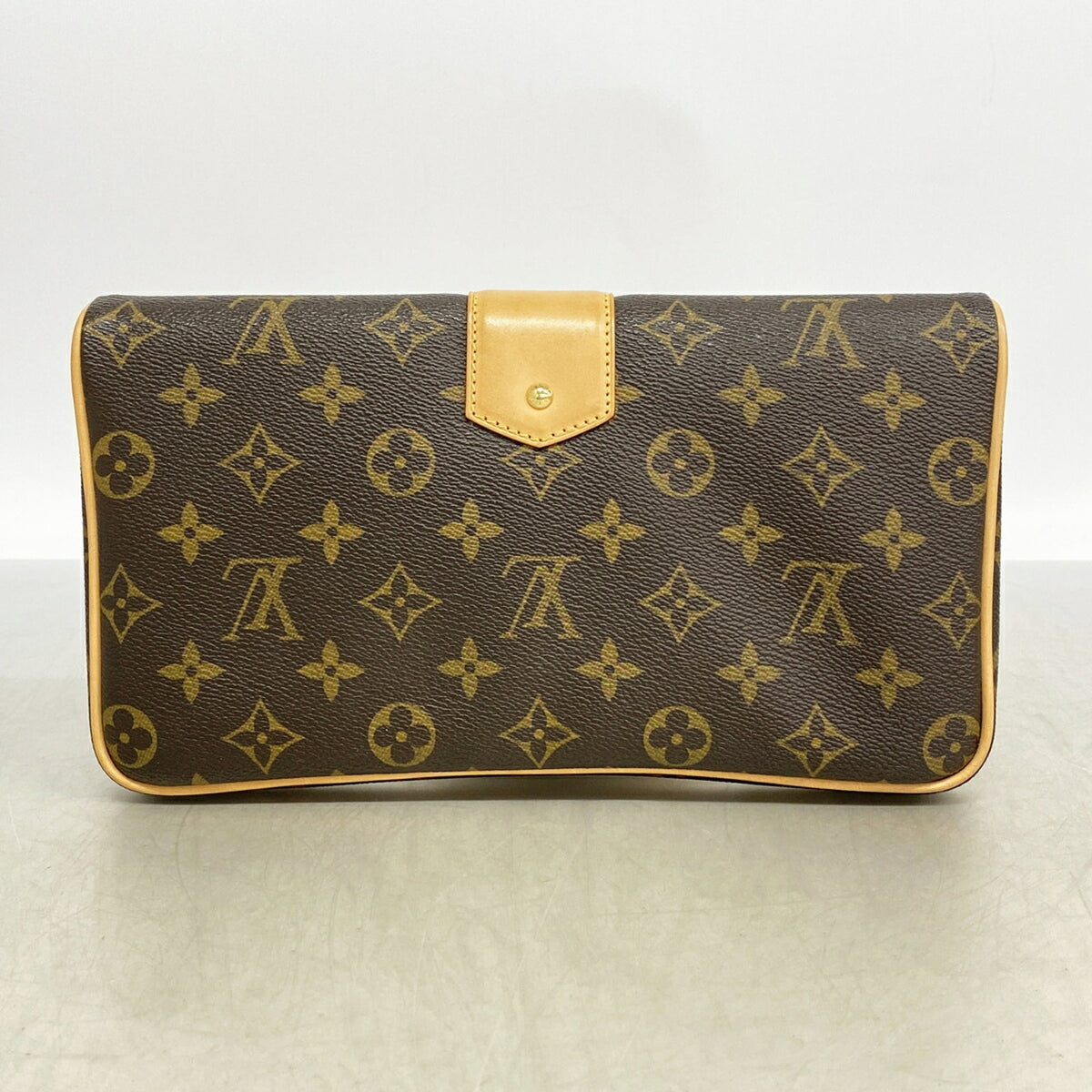 Louis Vuitton Brown Clutch Bag (Pre-Owned)