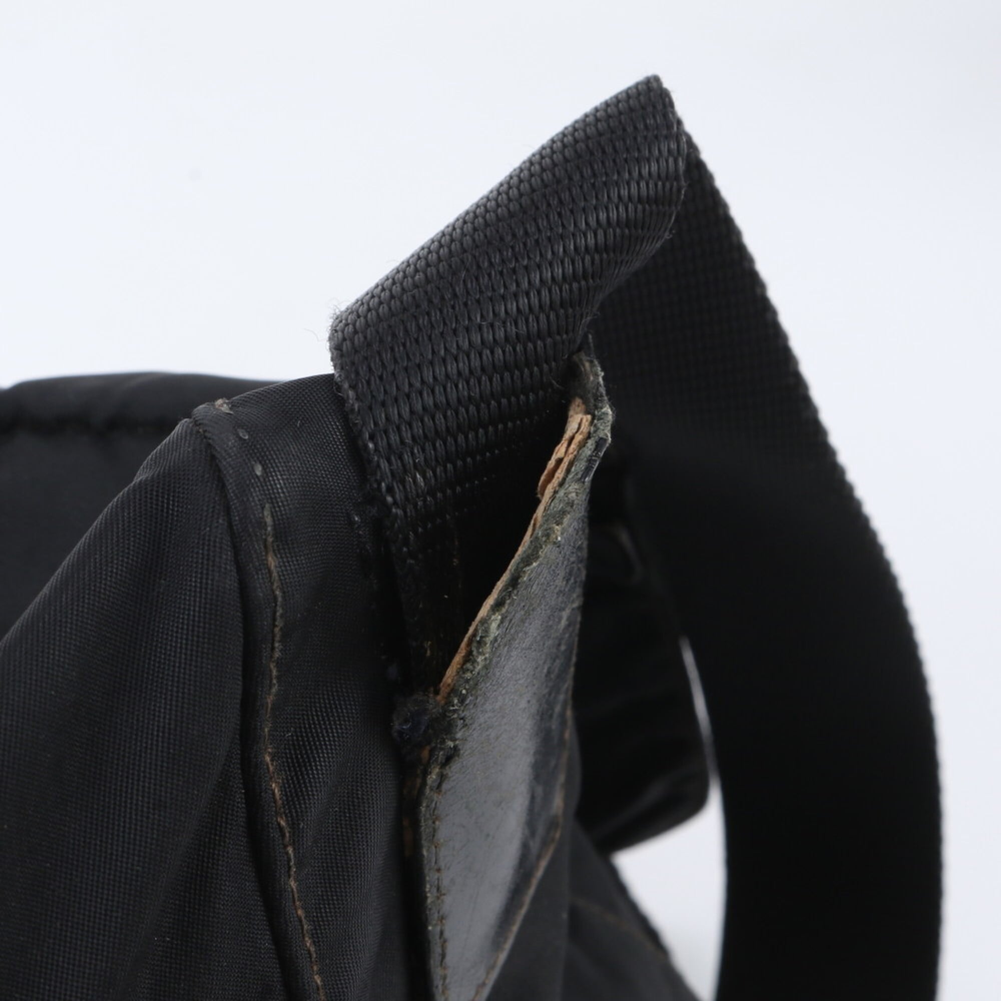 Prada Black Nylon Leather Messenger Bag Shoulder Bag (Pre-Owned)
