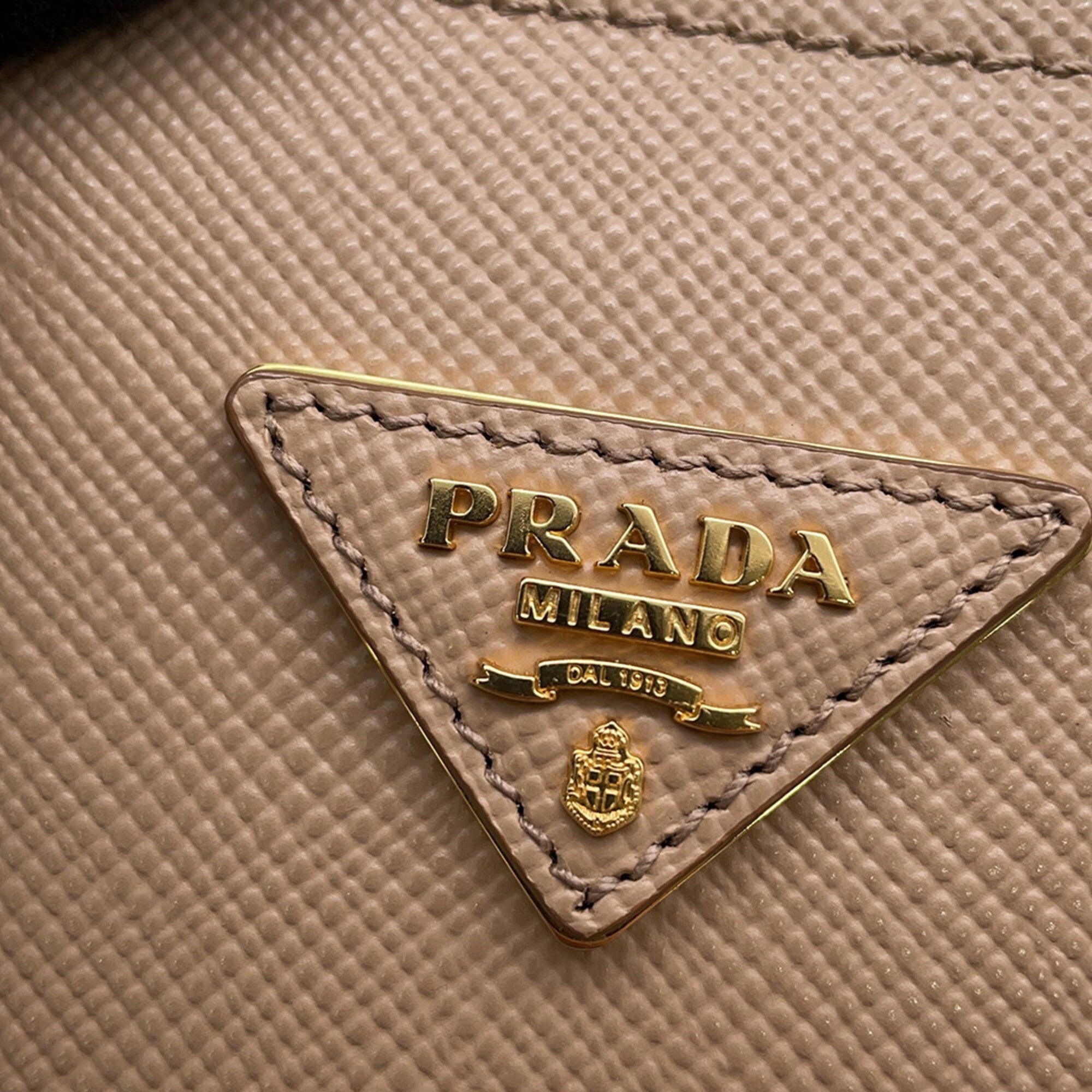 Prada Beige Leather Handbag (Pre-Owned)