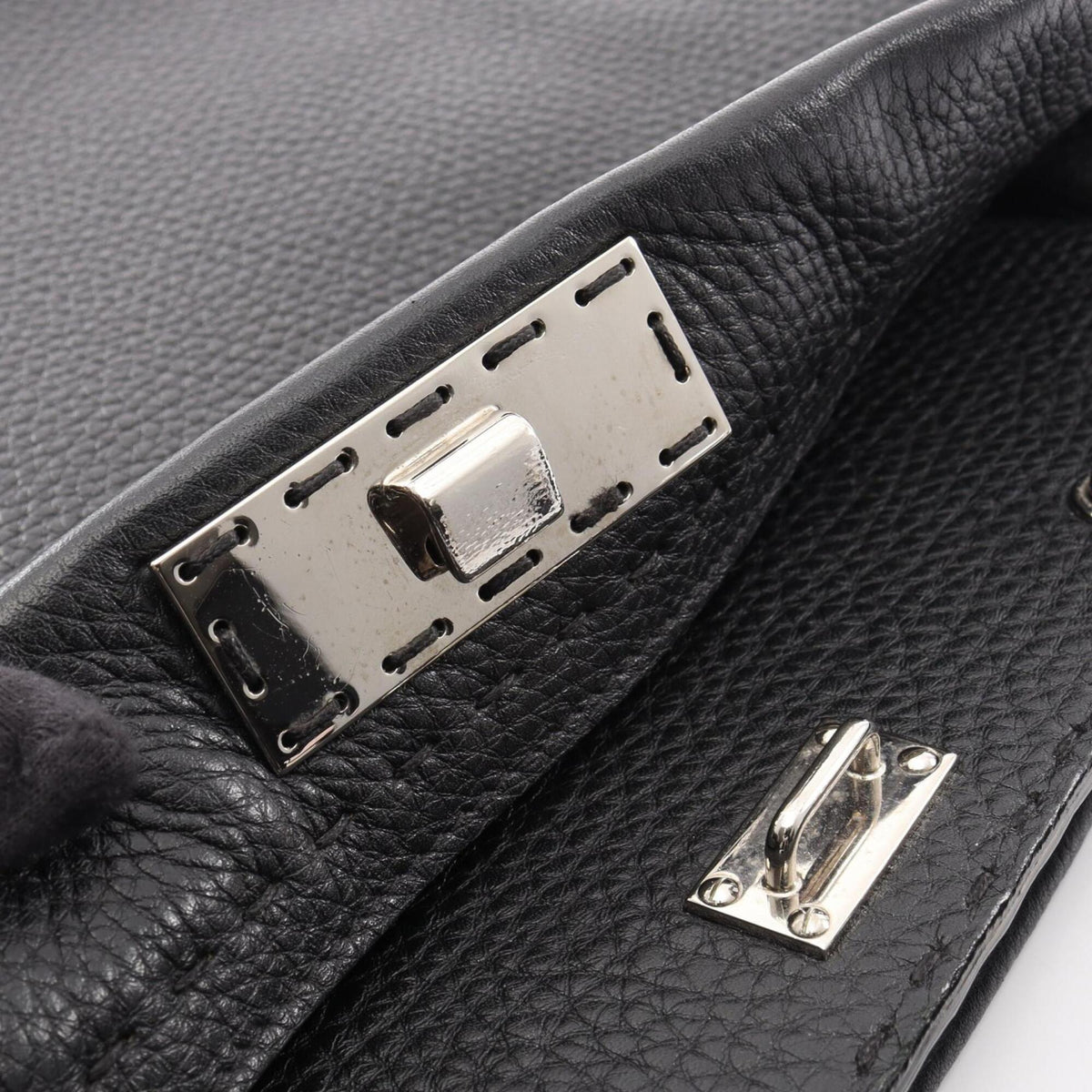 Fendi Black Leather Handbag (Pre-Owned)