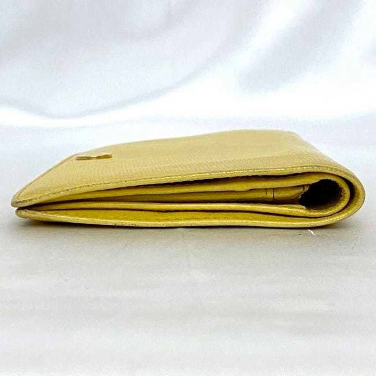 Chanel Yellow Leather Long Wallet (Bi-Fold) (Pre-Owned)
