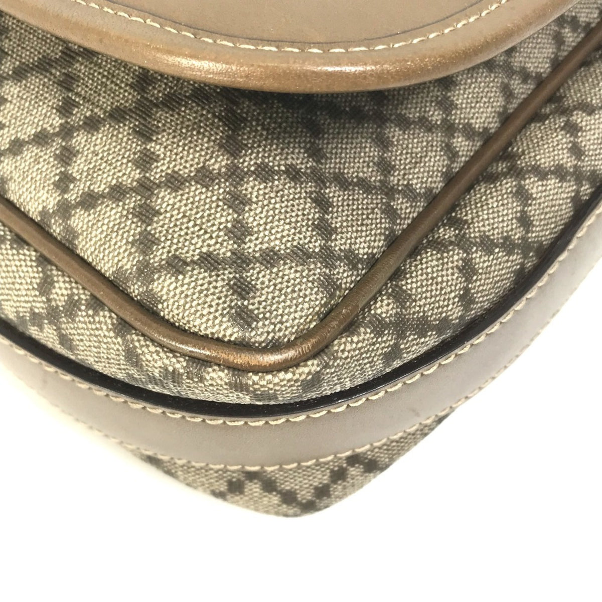Gucci Diamante Beige Leather Shoulder Bag (Pre-Owned)