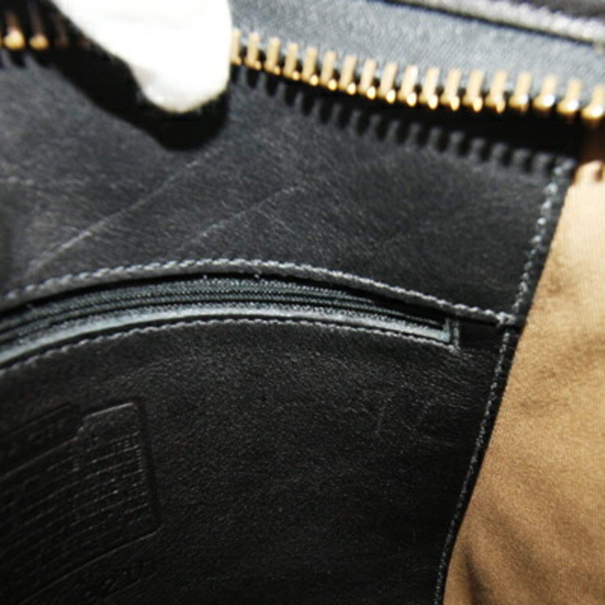 Coach Black Leather Shoulder Bag (Pre-Owned)