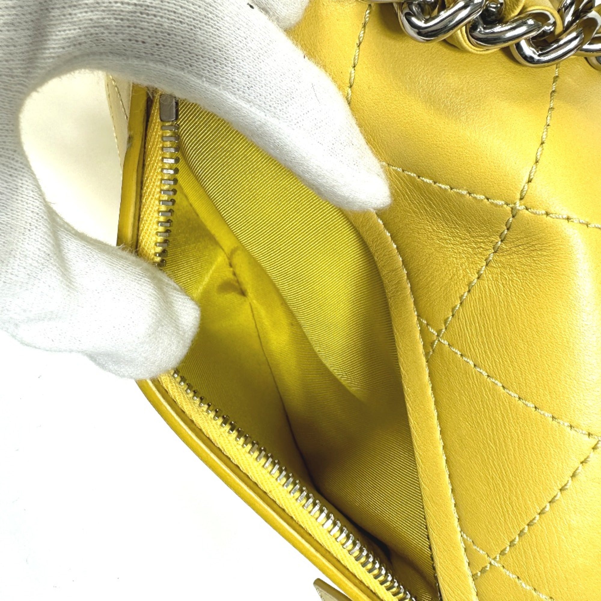 Chanel Yellow Leather Shoulder Bag (Pre-Owned)
