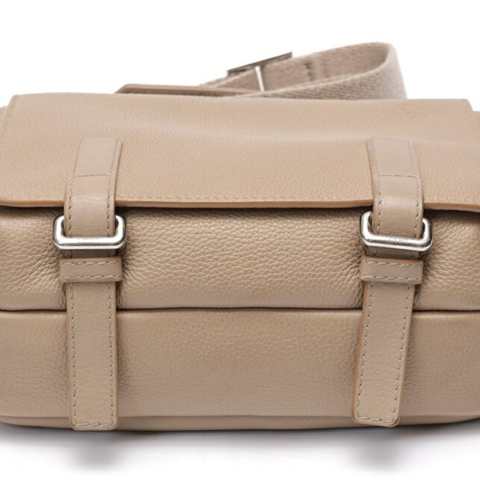 Loewe Beige Leather Messenger Bag Shoulder Bag (Pre-Owned)