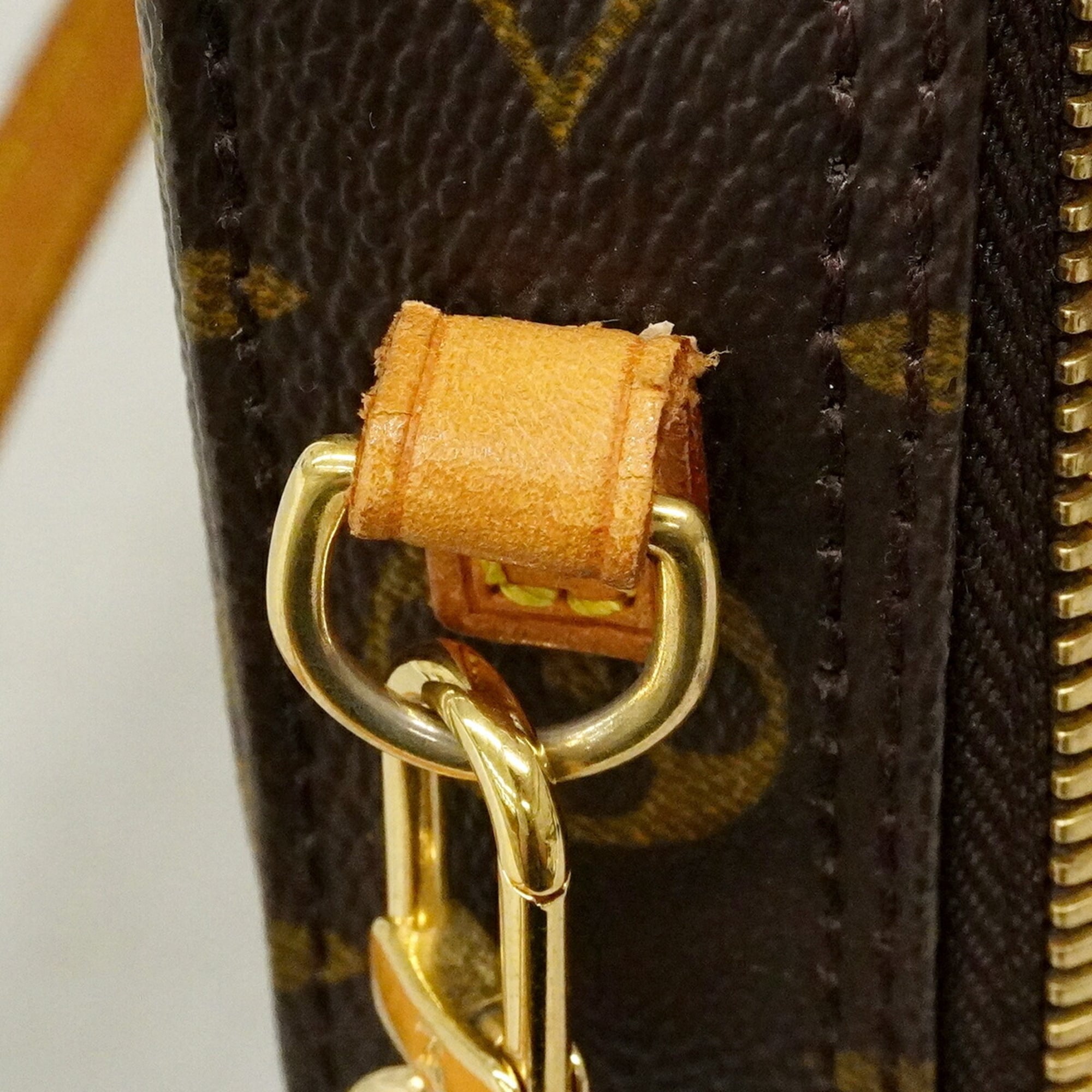 Louis Vuitton Brown Handbag (Pre-Owned)