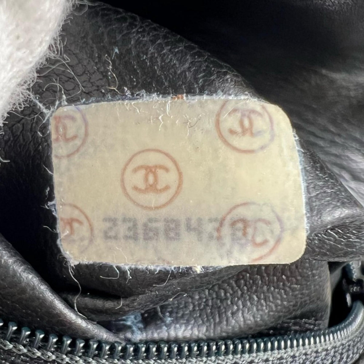 Chanel Matelasse Black Leather Shoulder Bag (Pre-Owned)