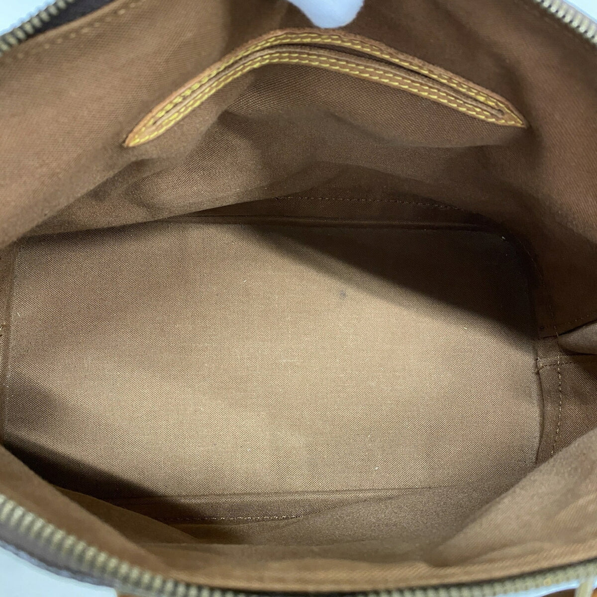 Louis Vuitton Brown Handbag (Pre-Owned)