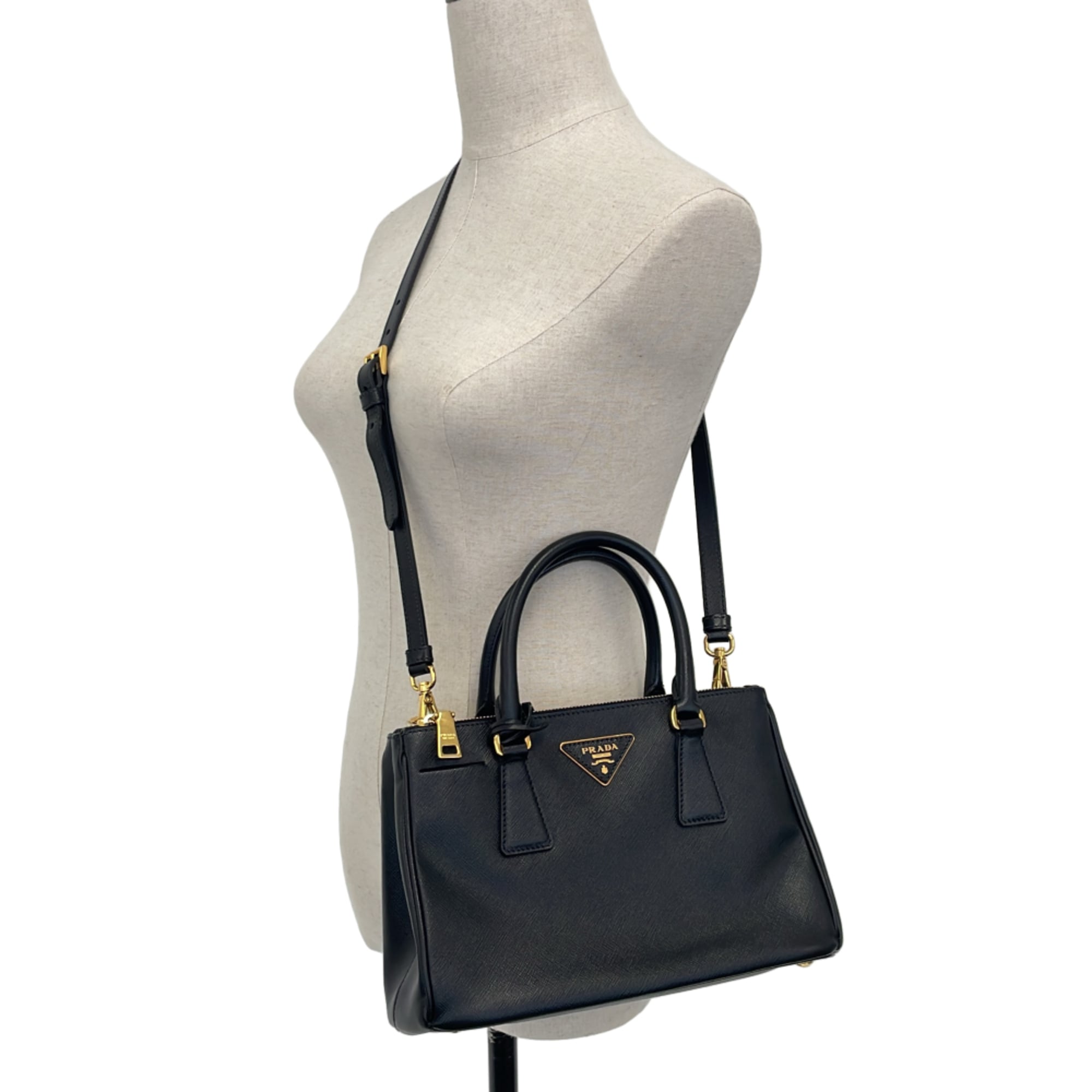 Prada Black Leather Handbag Shoulder Bag (Pre-Owned)
