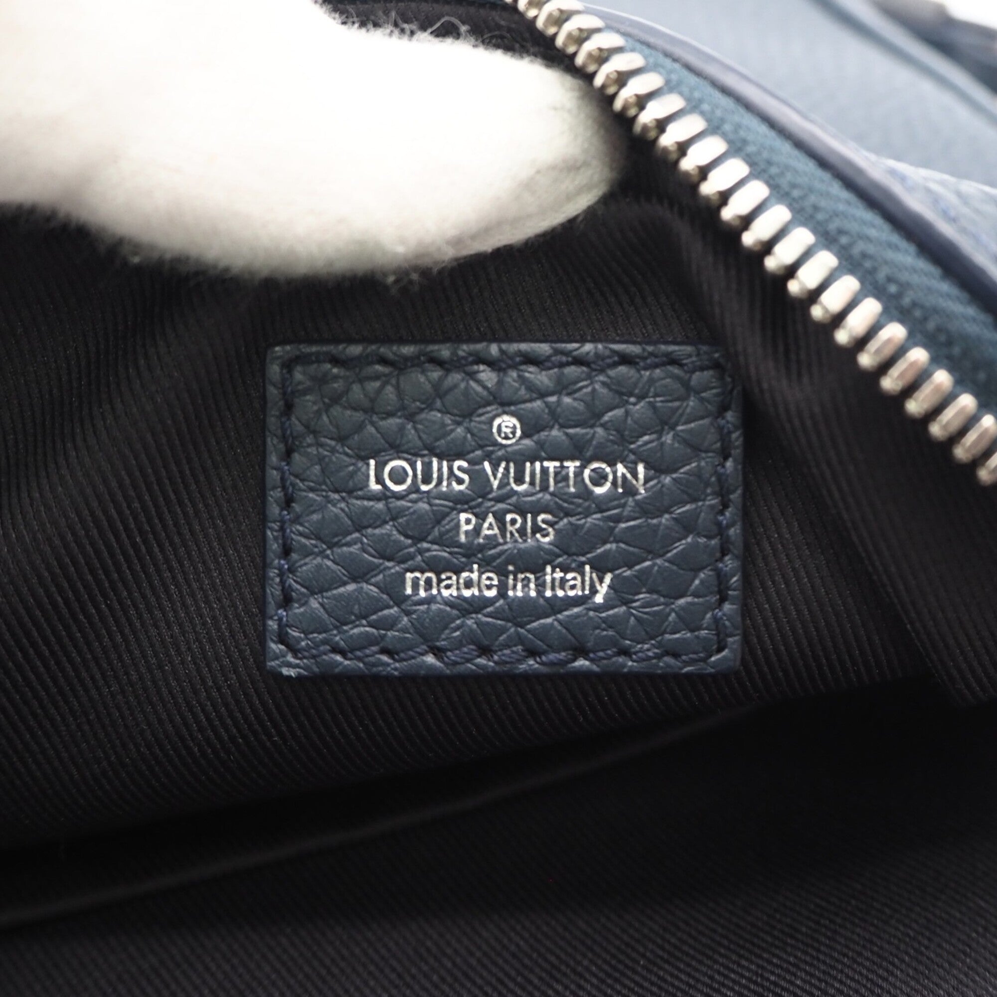 Louis Vuitton Navy Leather Shoulder Bag (Pre-Owned)