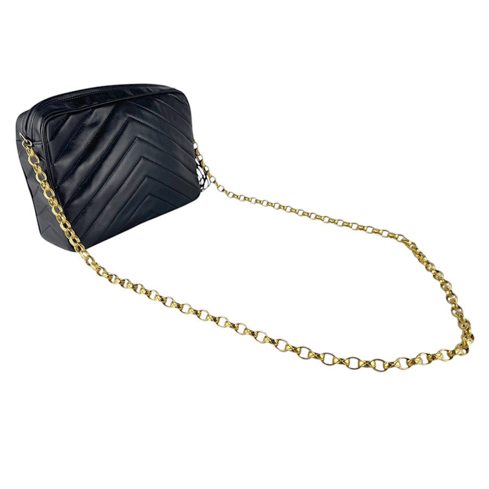 Chanel Black Leather Shoulder Bag (Pre-Owned)