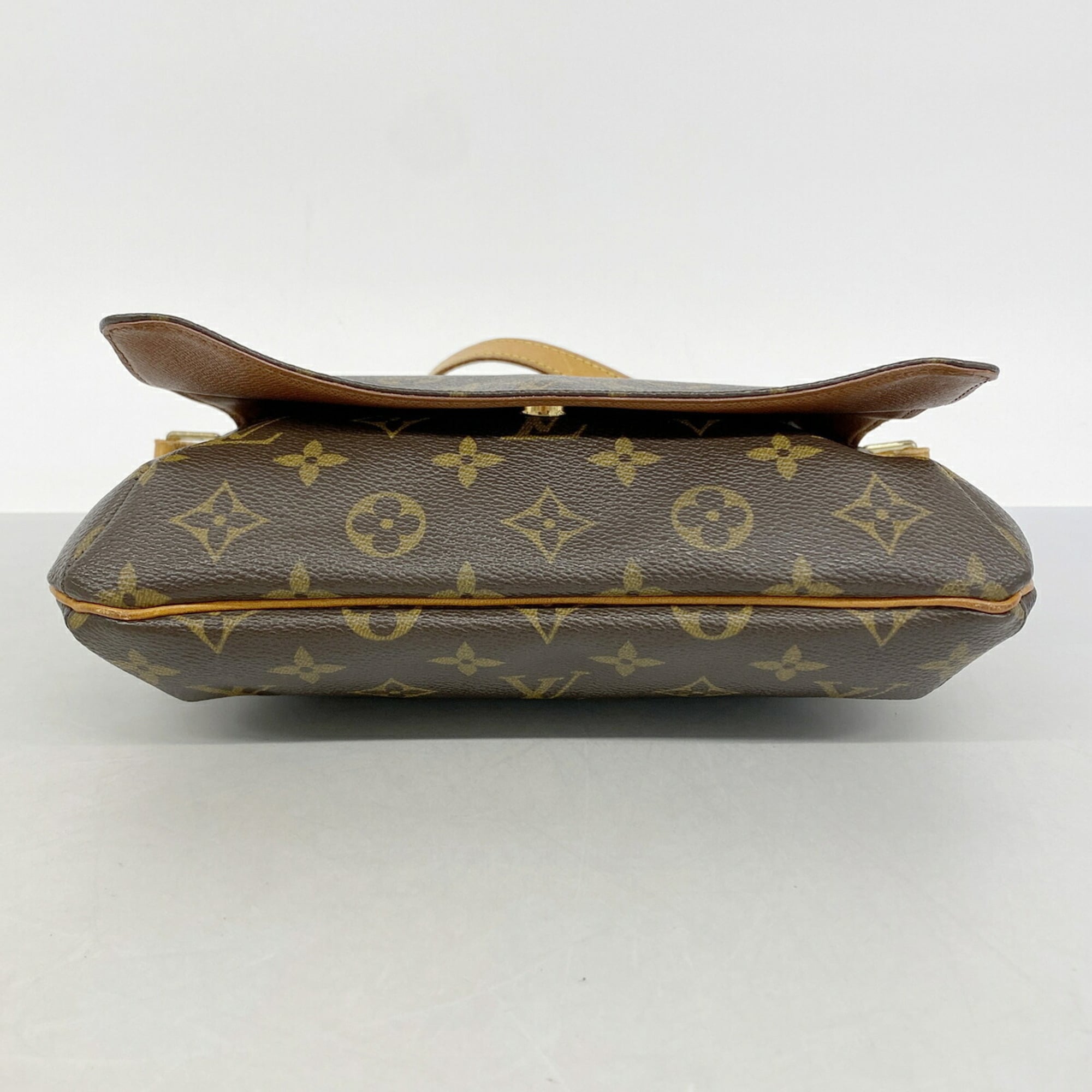Louis Vuitton Brown Shoulder Bag (Pre-Owned)