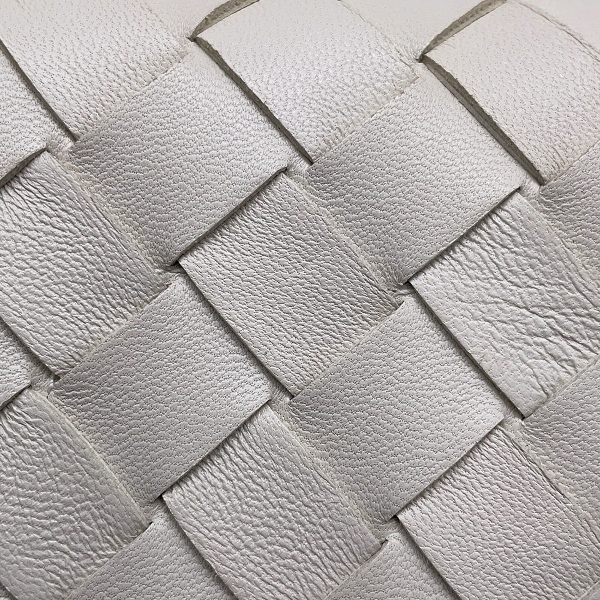 Bottega Veneta Intrecciato White Leather Handbag Shoulder Bag (Pre-Owned)