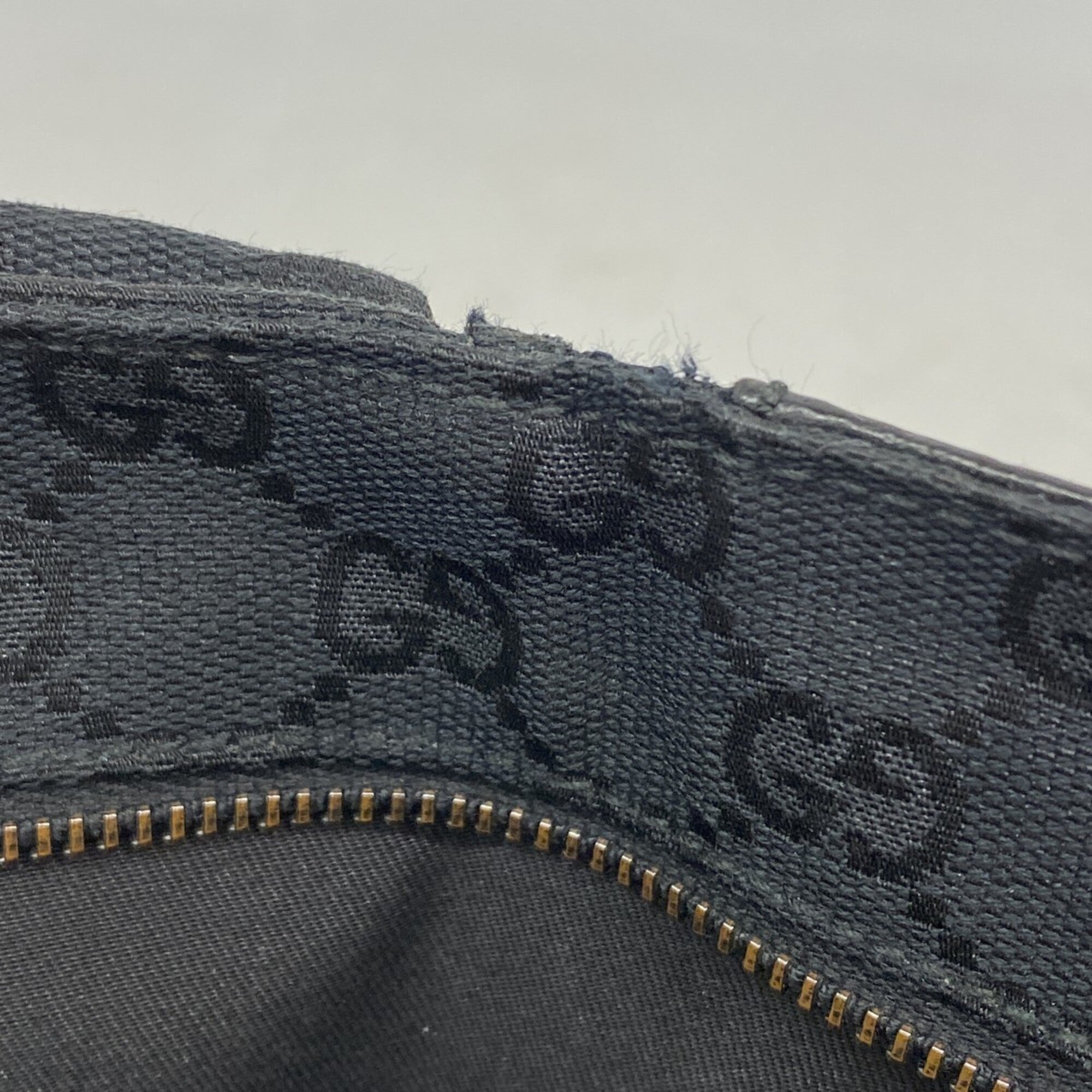 Gucci Black Canvas Fanny Pack (Pre-Owned)