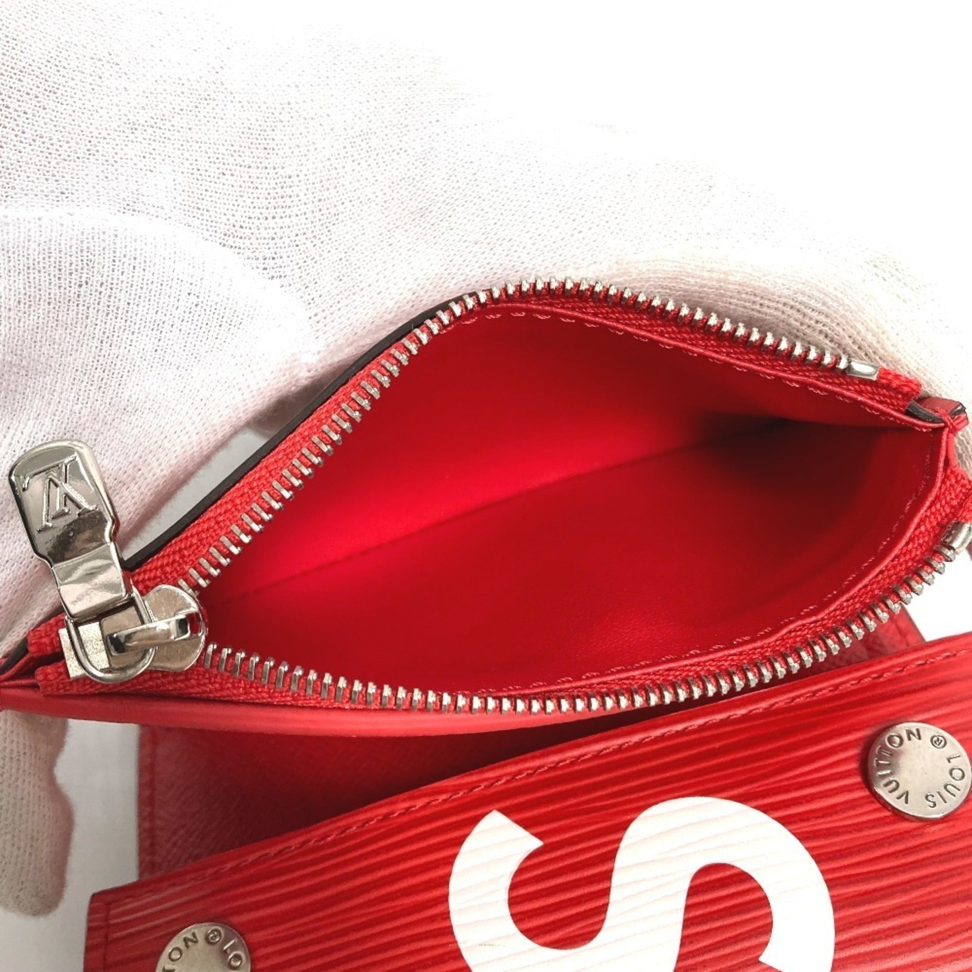 Louis Vuitton Epi Red Color White Epi Leather Chain/Shoulder Wallet (Pre-Owned)