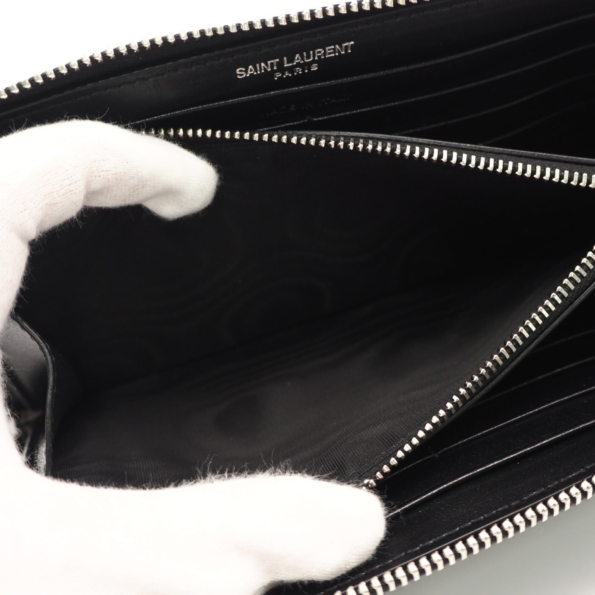 Yves Saint Laurent Black Leather Long Wallet (Bi-Fold) (Pre-Owned)