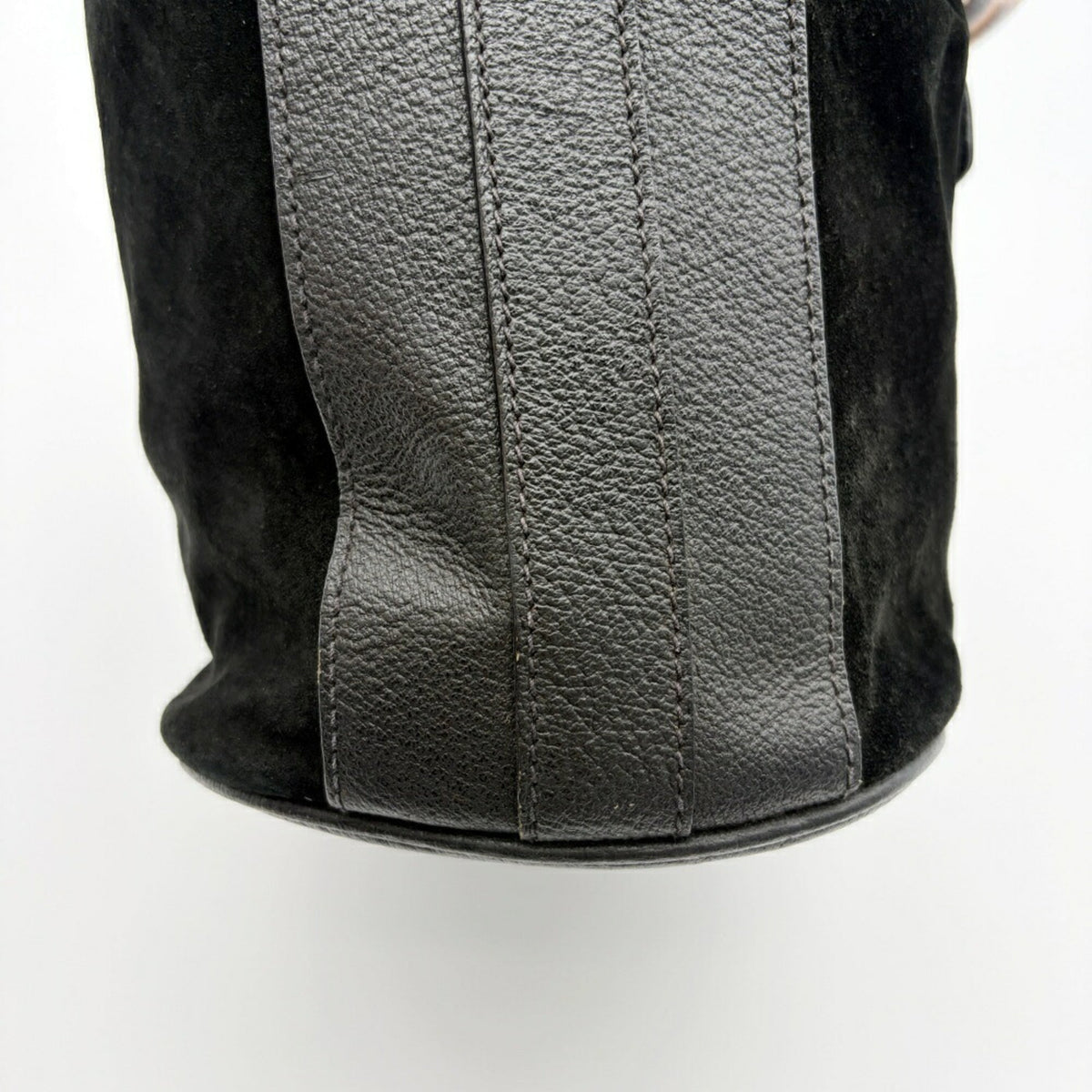 Gucci Black Bamboo Suede Leather Shoulder Bag (Pre-Owned)