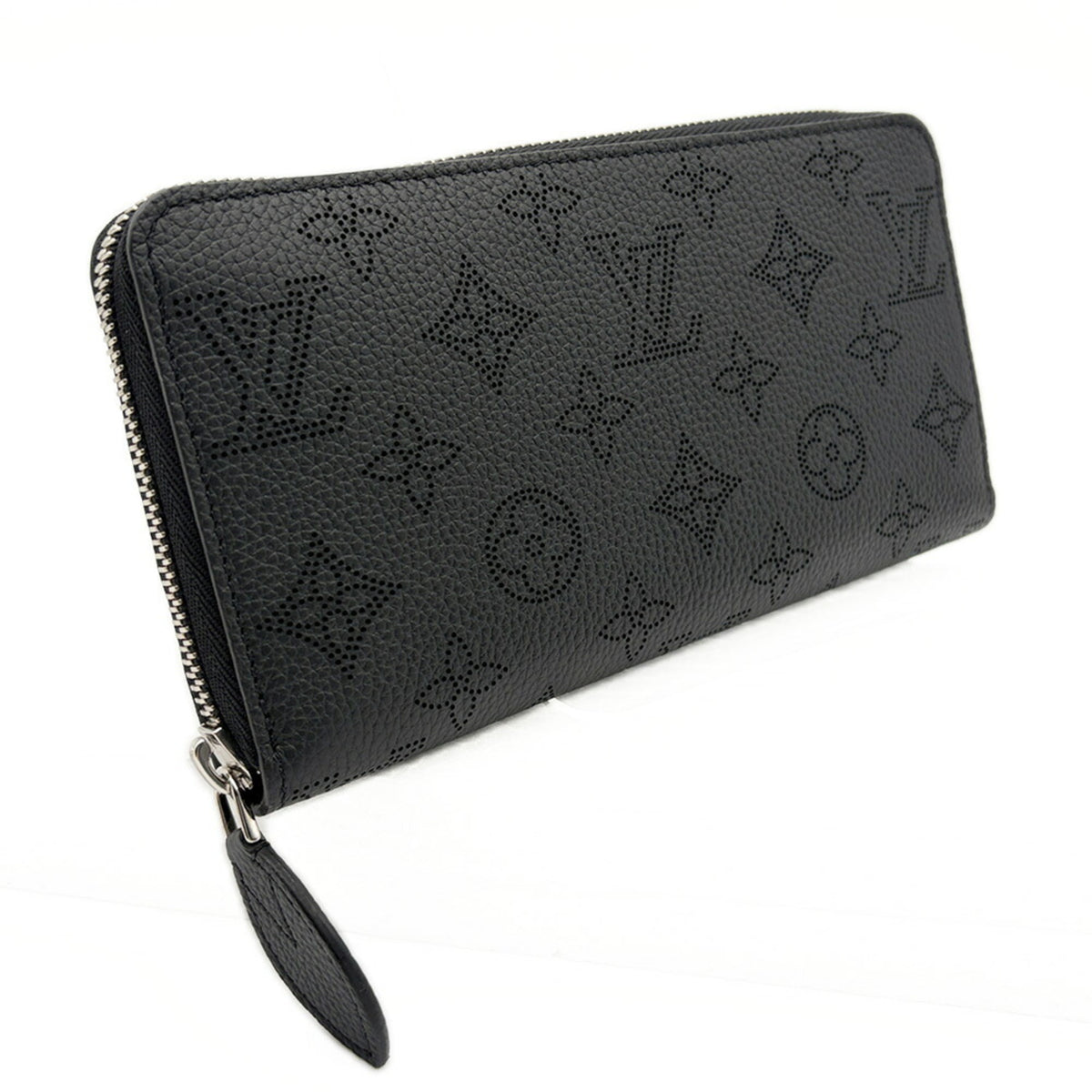 Louis Vuitton Noir Mahina Leather (Pre-Owned)