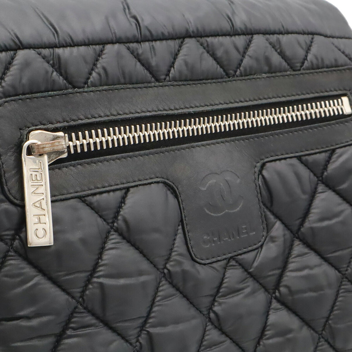 Chanel Black Nylon Shoulder Bag (Pre-Owned)