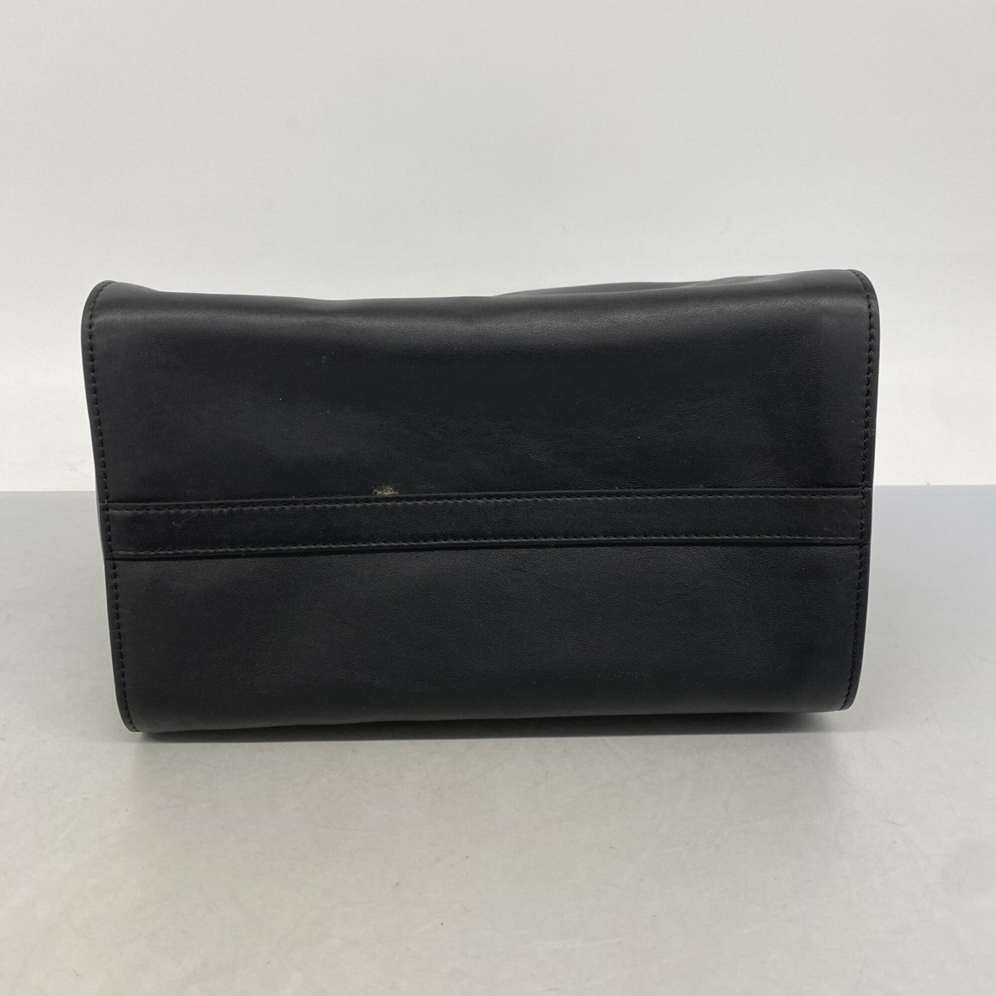 Louis Vuitton Noir Shoulder Bag (Pre-Owned)