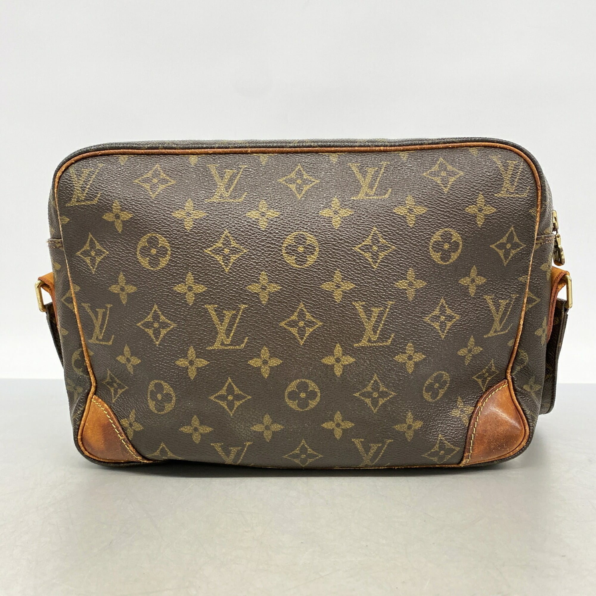 Louis Vuitton Brown Shoulder Bag (Pre-Owned)