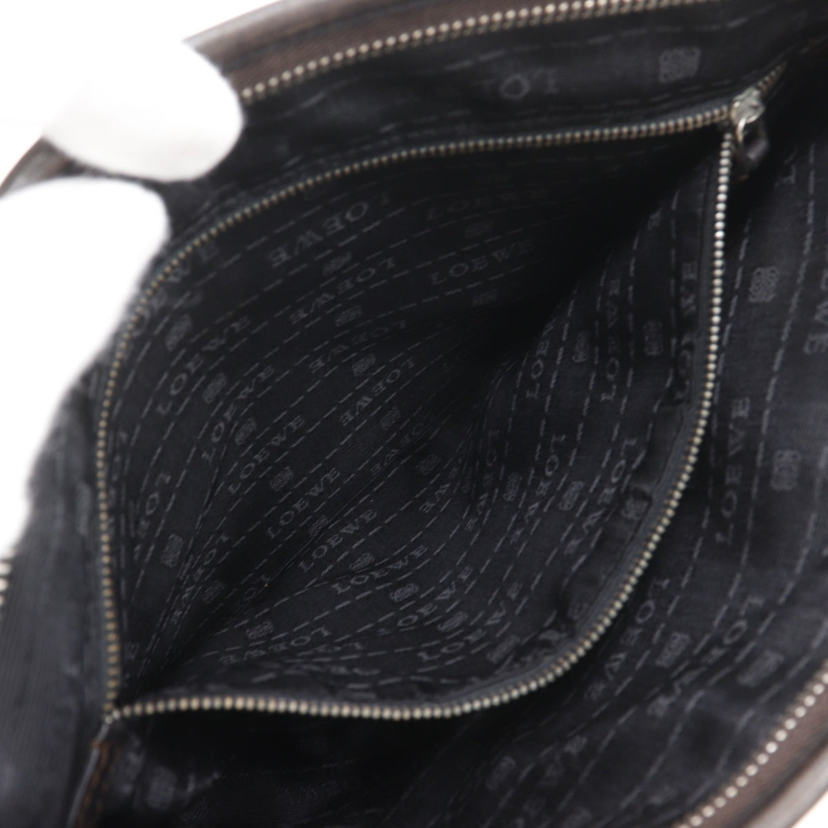 Loewe Black Leather Shoulder Bag (Pre-Owned)