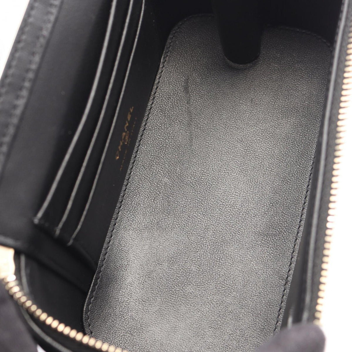 Chanel Matelasse Black Leather Handbag Shoulder Bag (Pre-Owned)