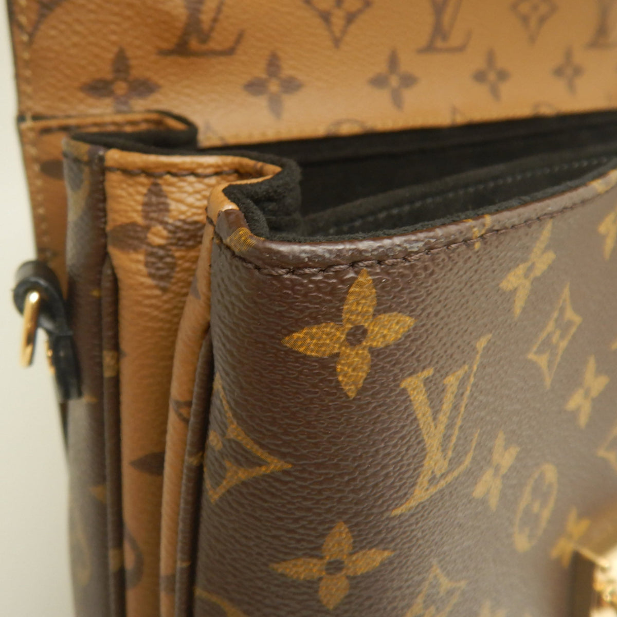 Louis Vuitton Brown Monogram Reverse Monogram Reverse Handbag (Pre-Owned)