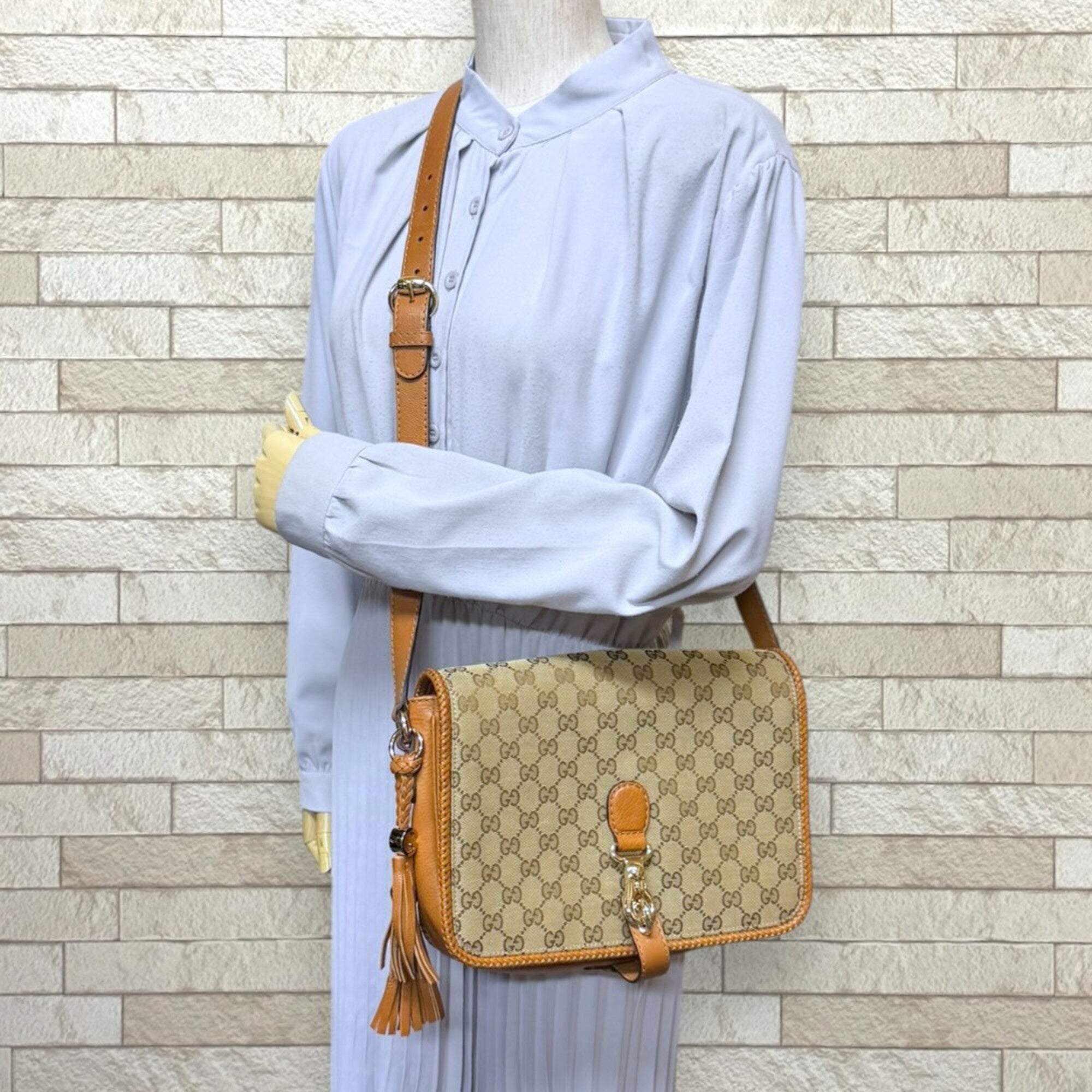 Gucci Gg Canvas Beige Beige Brown Gg Canvas Shoulder Bag (Pre-Owned)