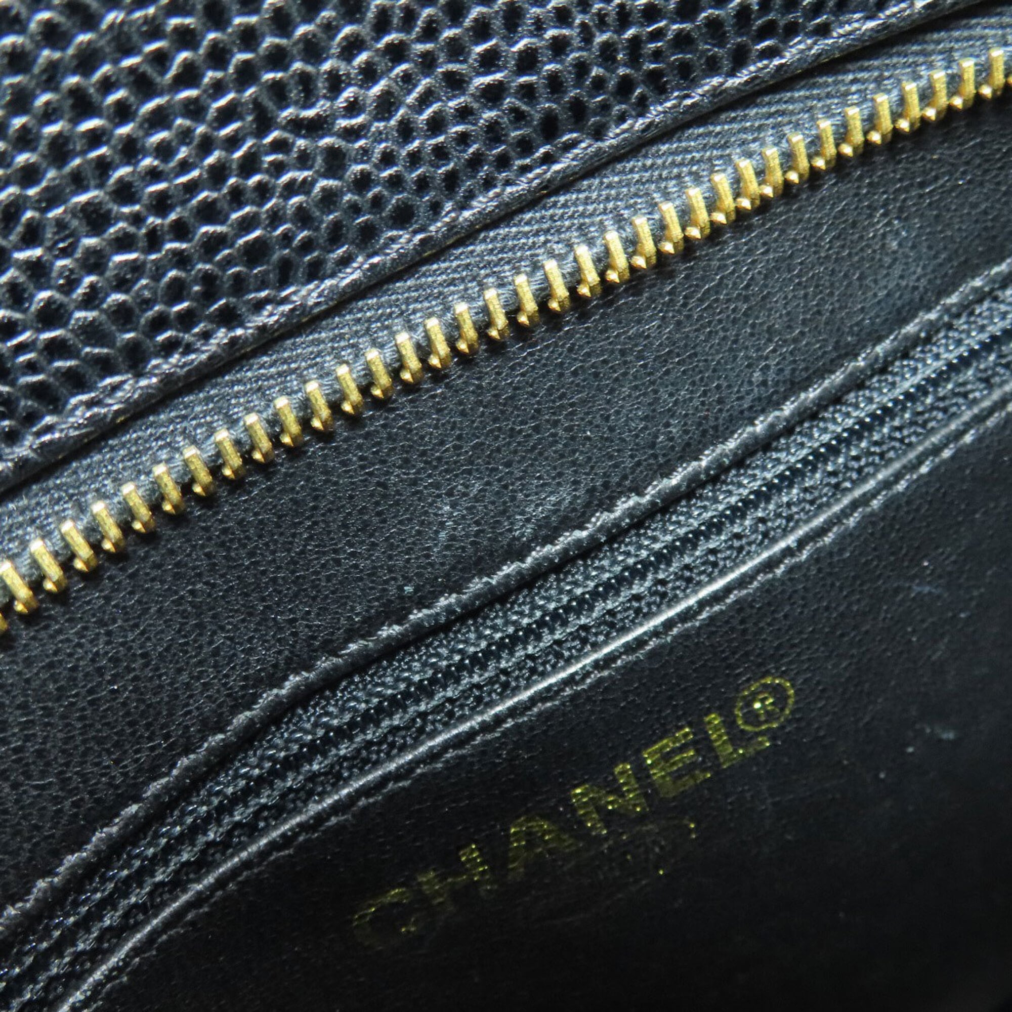 Chanel Black Leather Tote Bag (Pre-Owned)