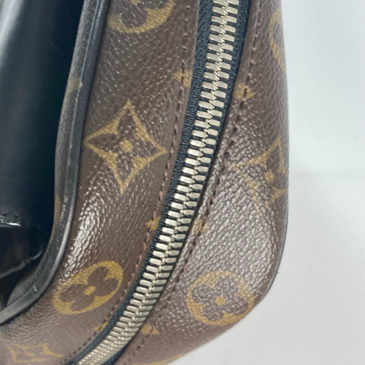 Louis Vuitton Black Brown Galle Monogram Leather Handbag (Pre-Owned)