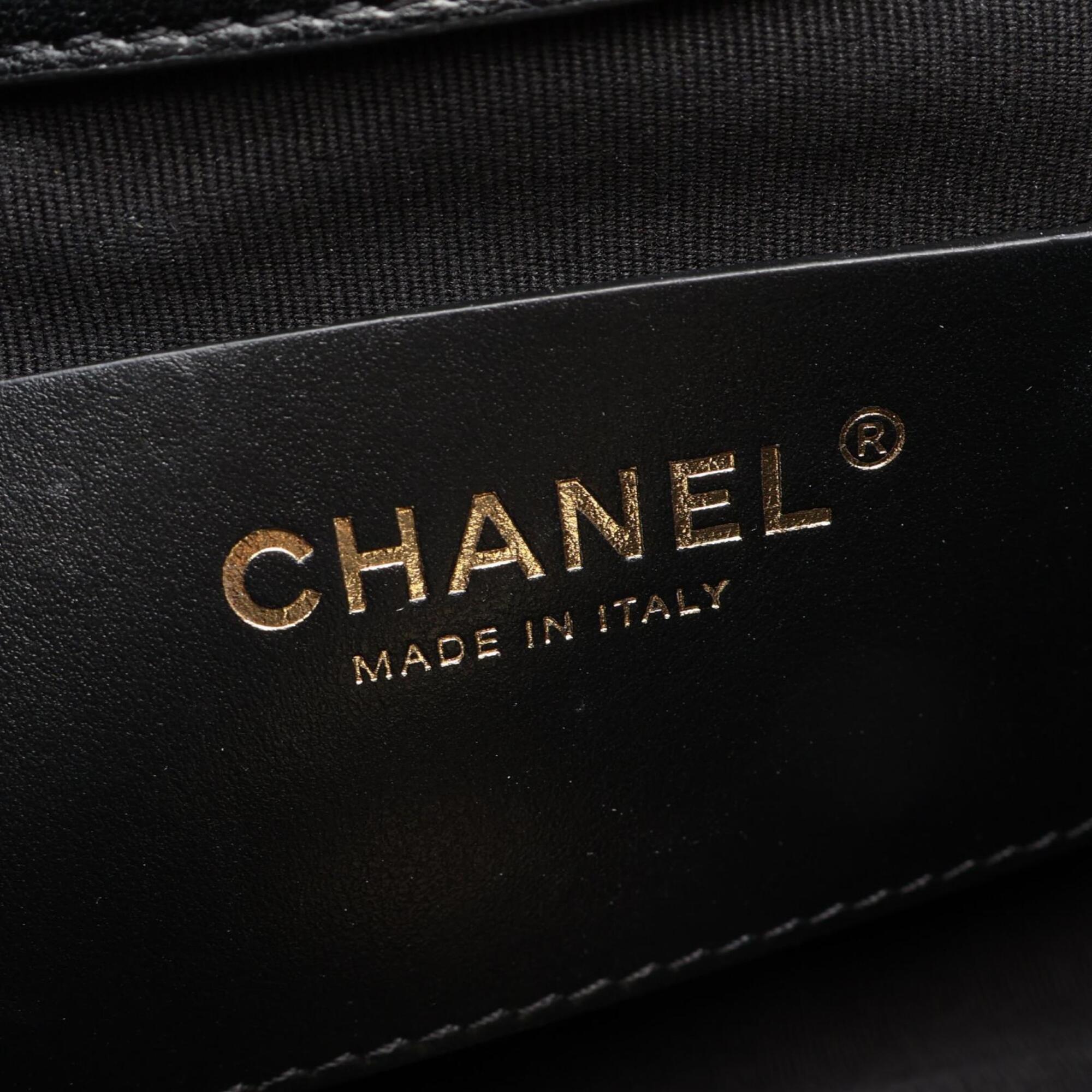 Chanel Black Patent Leather Handbag Shoulder Bag (Pre-Owned)