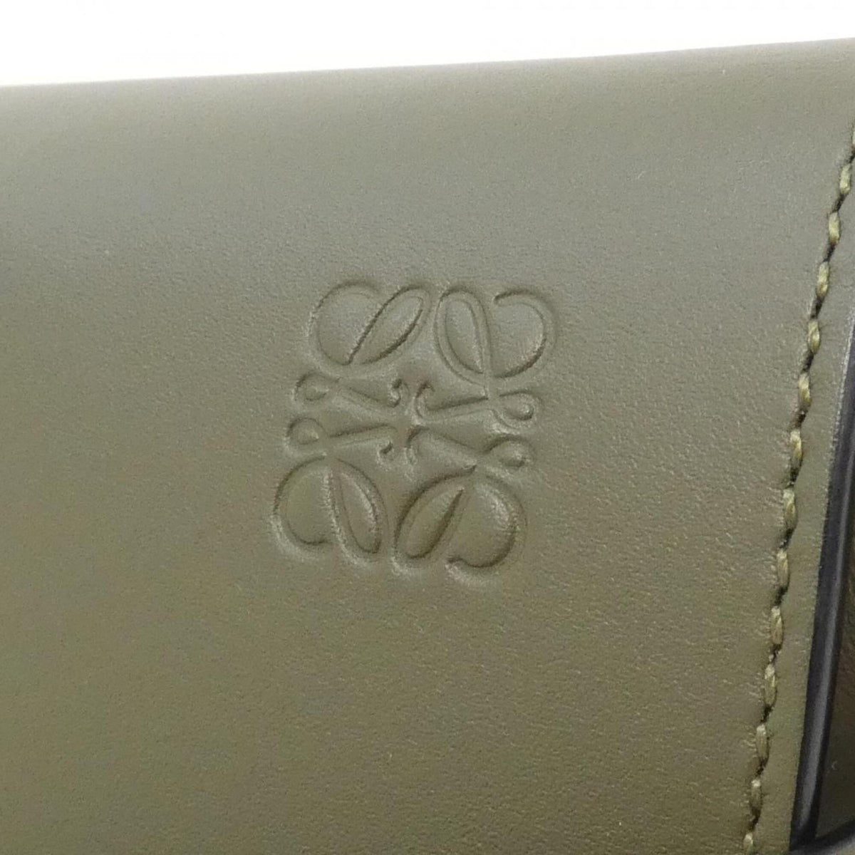 Loewe Green Leather Shoulder Bag (Pre-Owned)