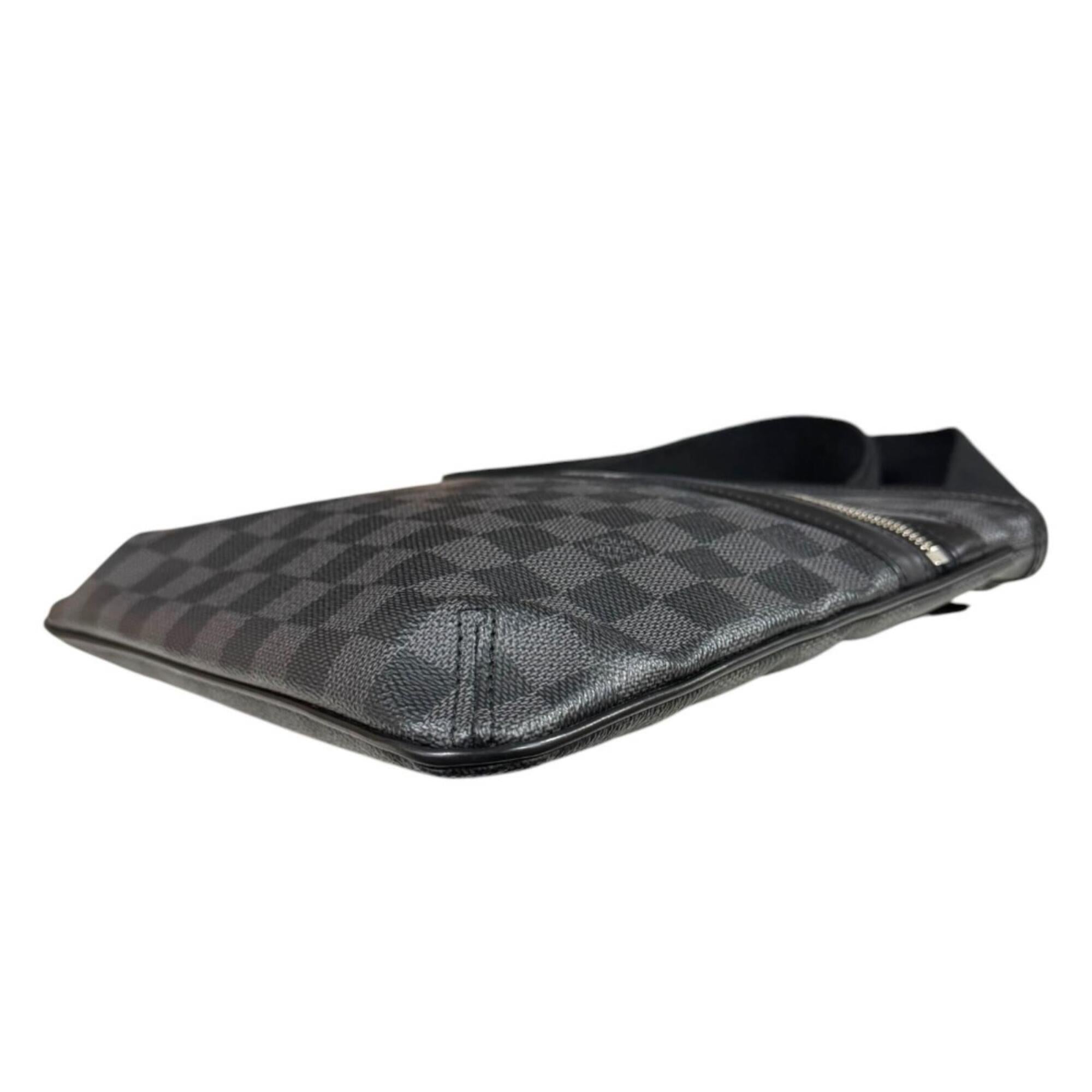 Louis Vuitton Damier Graphite Black Gray Damier Graphite Shoulder Bag (Pre-Owned)