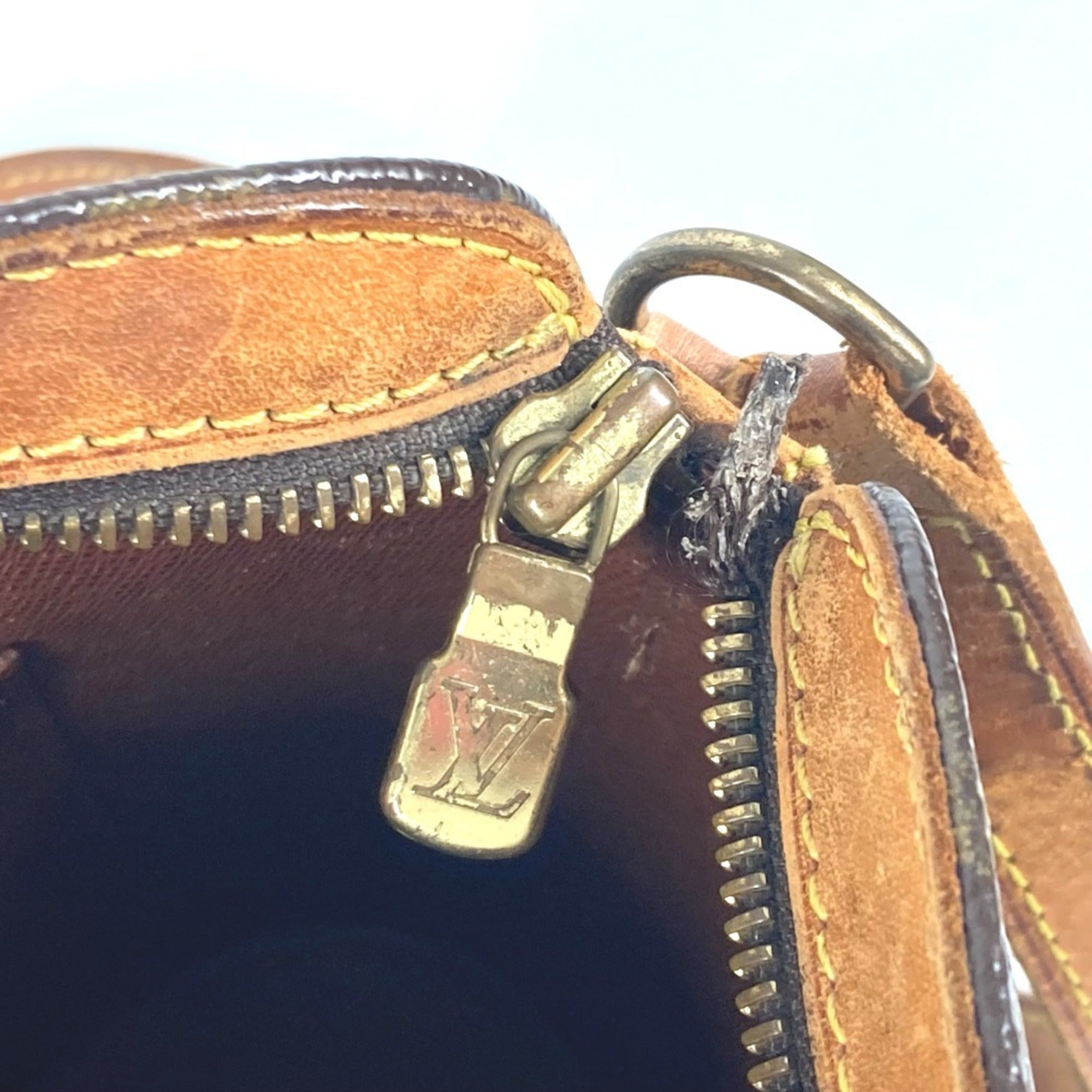 Louis Vuitton Brown Monogram Monogram Shoulder Bag (Pre-Owned)