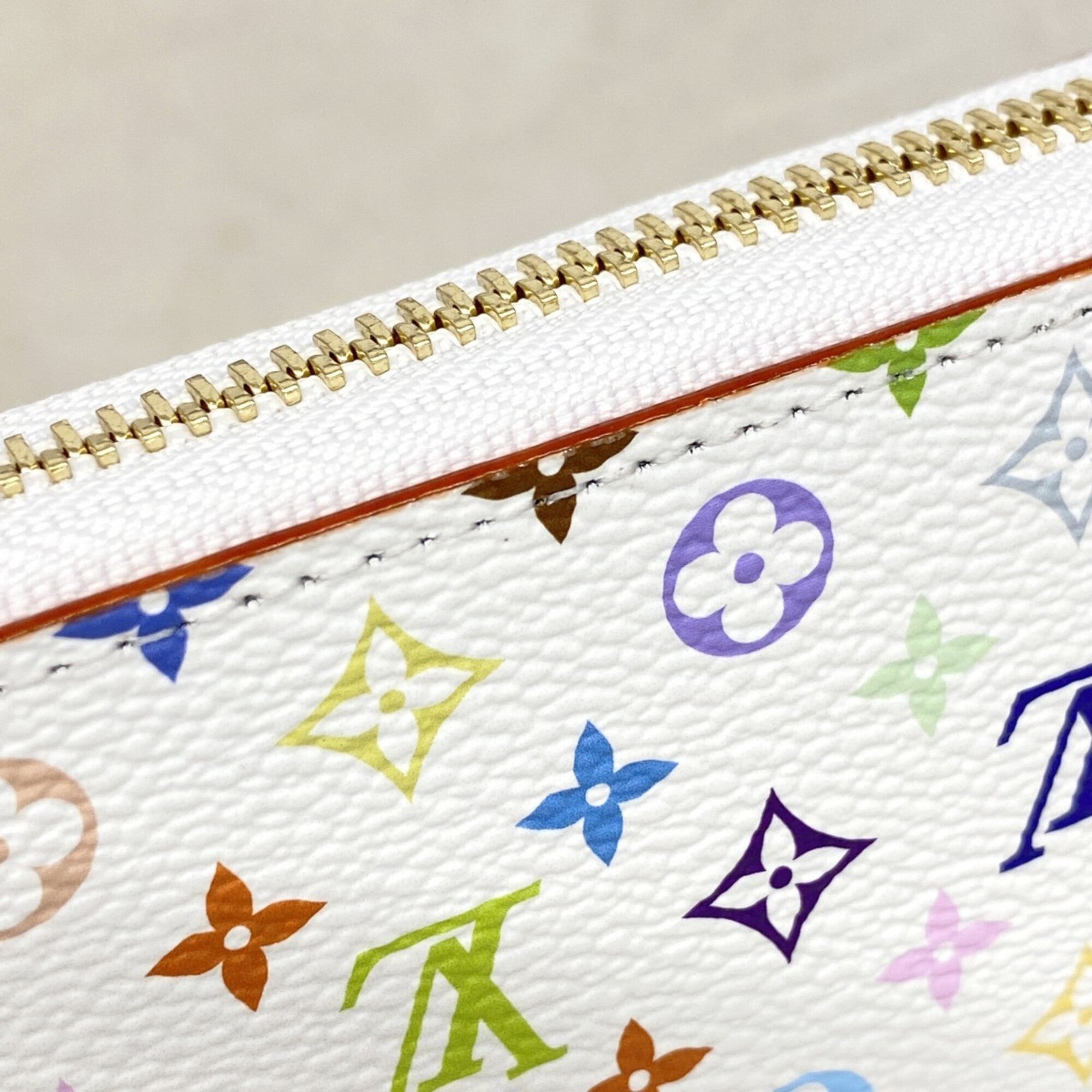 Louis Vuitton Blanc Long Wallet (Bi-Fold) (Pre-Owned)