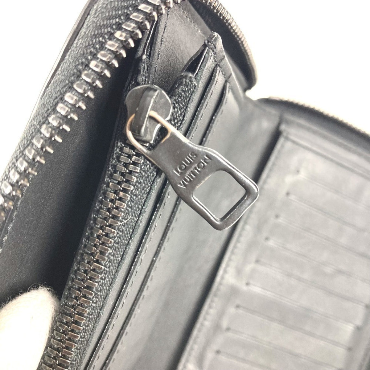 Louis Vuitton Black Long Wallet (Bi-Fold) (Pre-Owned)