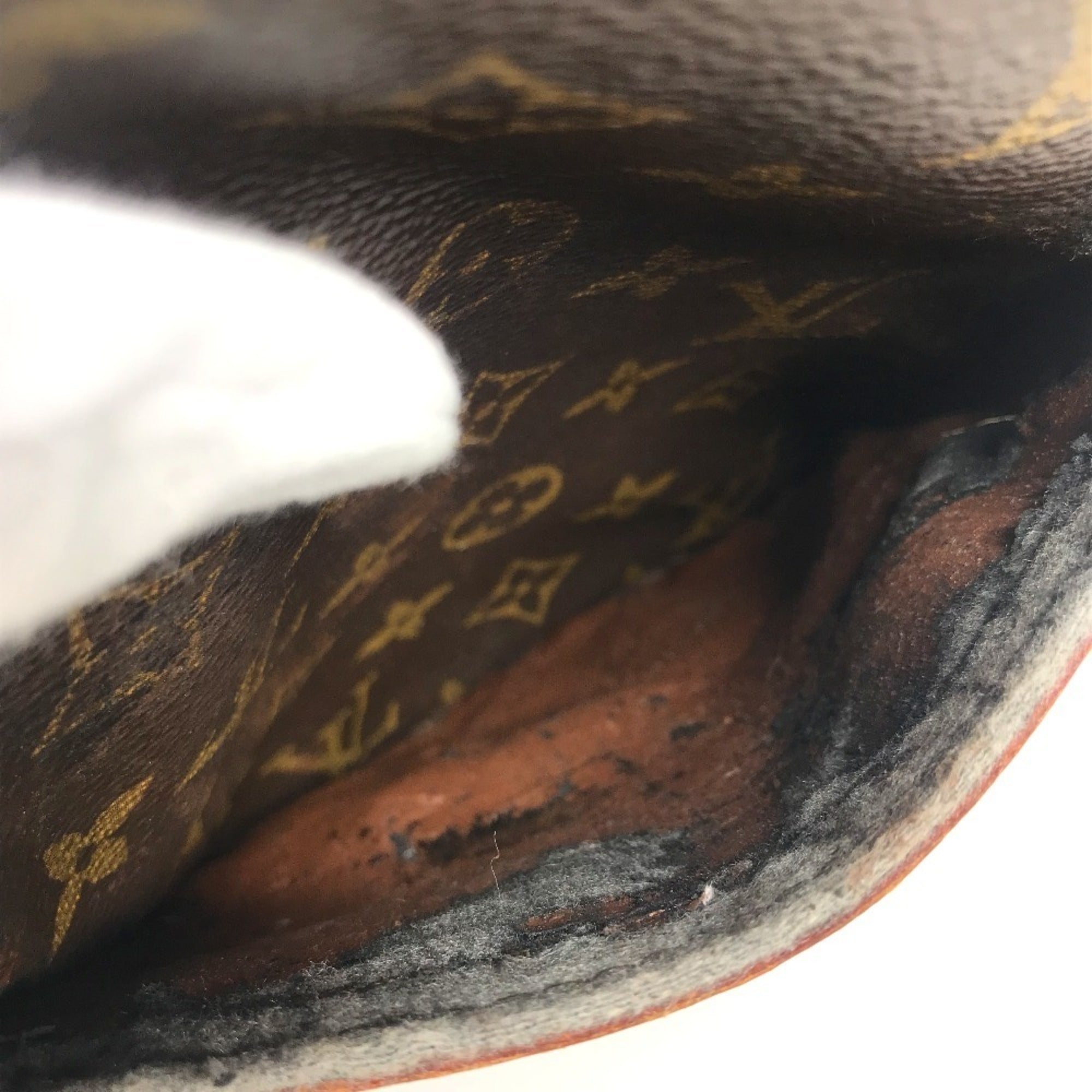 Louis Vuitton Brown Monogram Canvas Pochette Shoulder Bag (Pre-Owned)