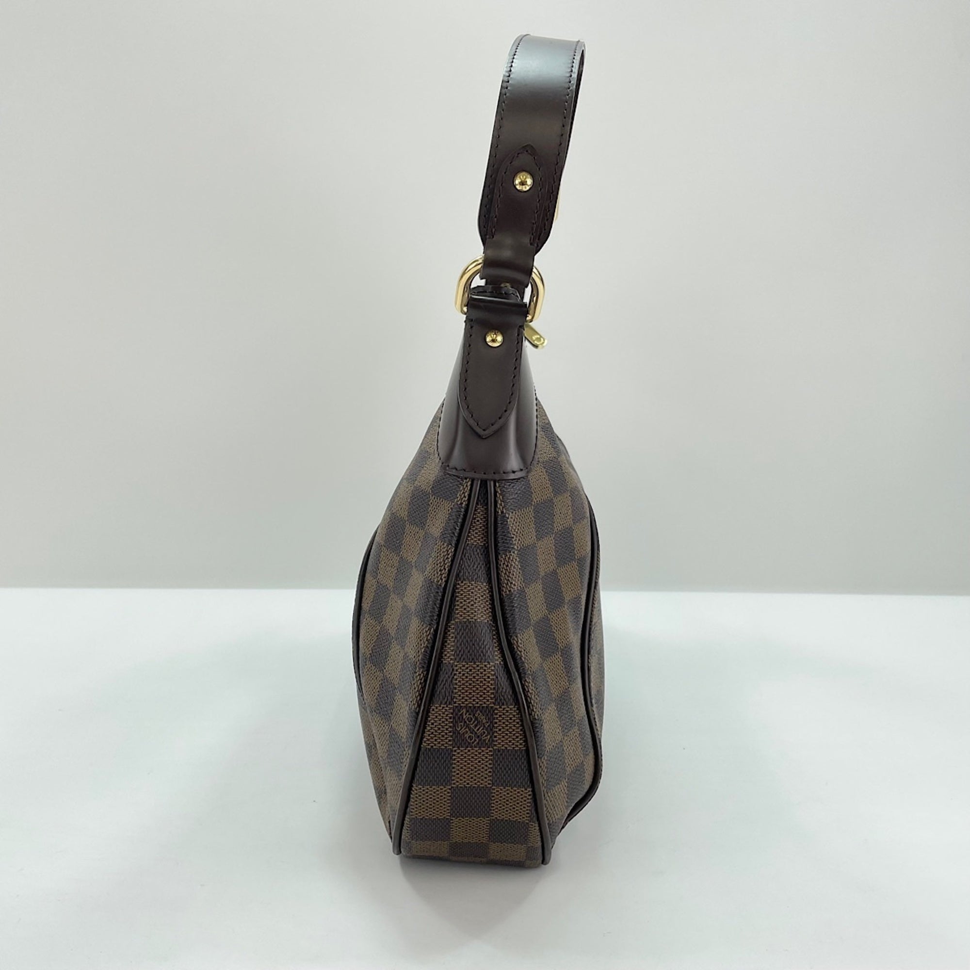 Louis Vuitton Brown Shoulder Bag (Pre-Owned)