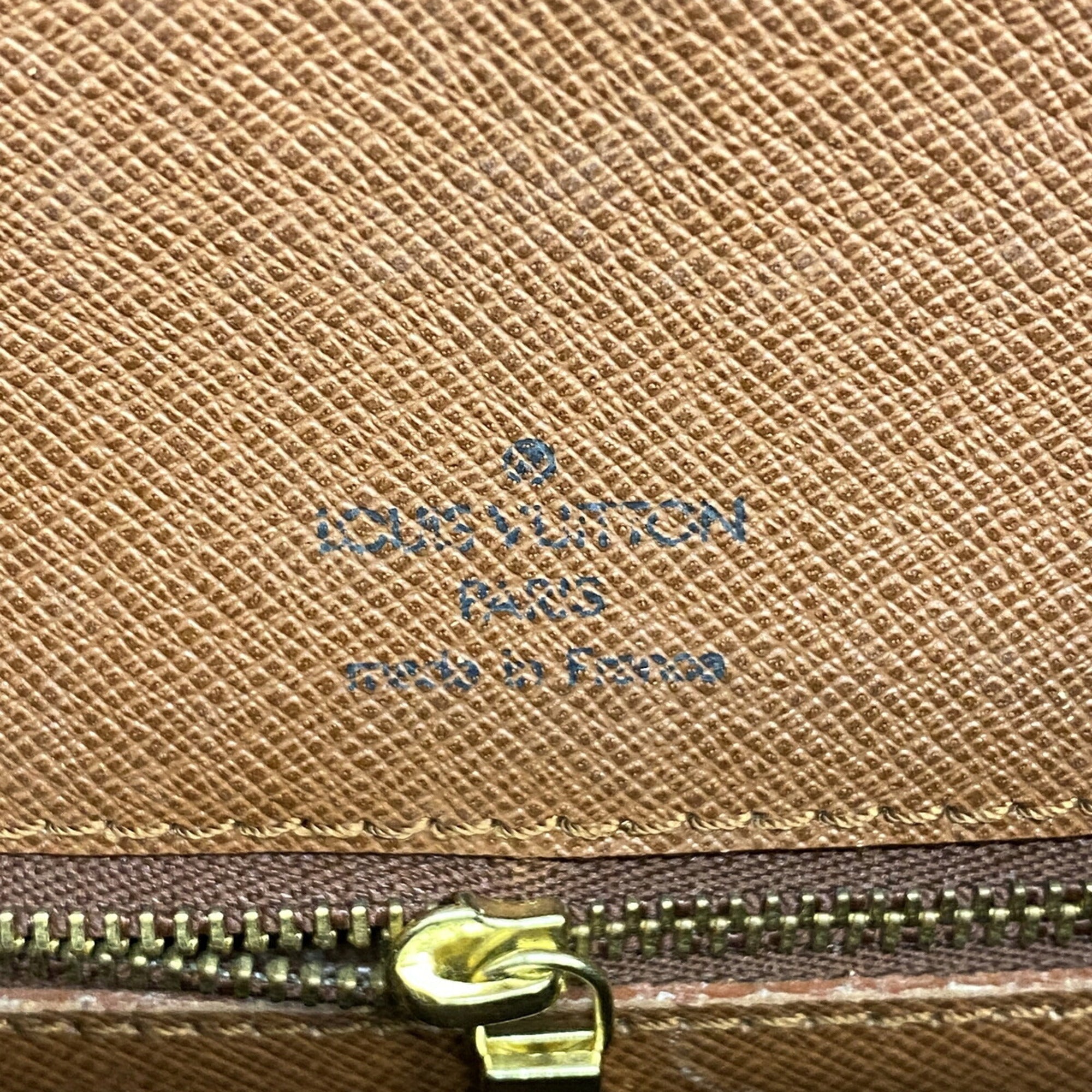 Louis Vuitton Brown Shoulder Bag (Pre-Owned)