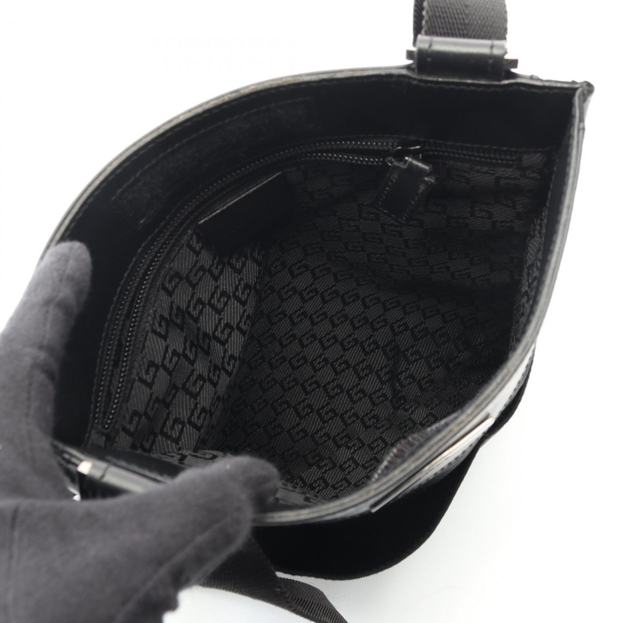 Gucci Black Canvas Leather Shoulder Bag (Pre-Owned)
