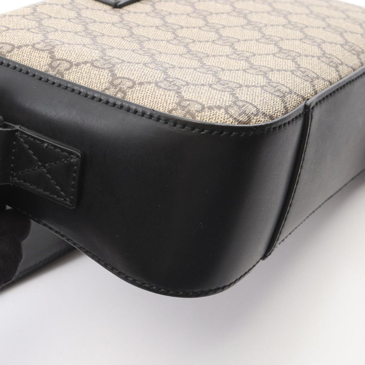 Gucci Beige Black Gg Supreme Handbag Shoulder Bag (Pre-Owned)