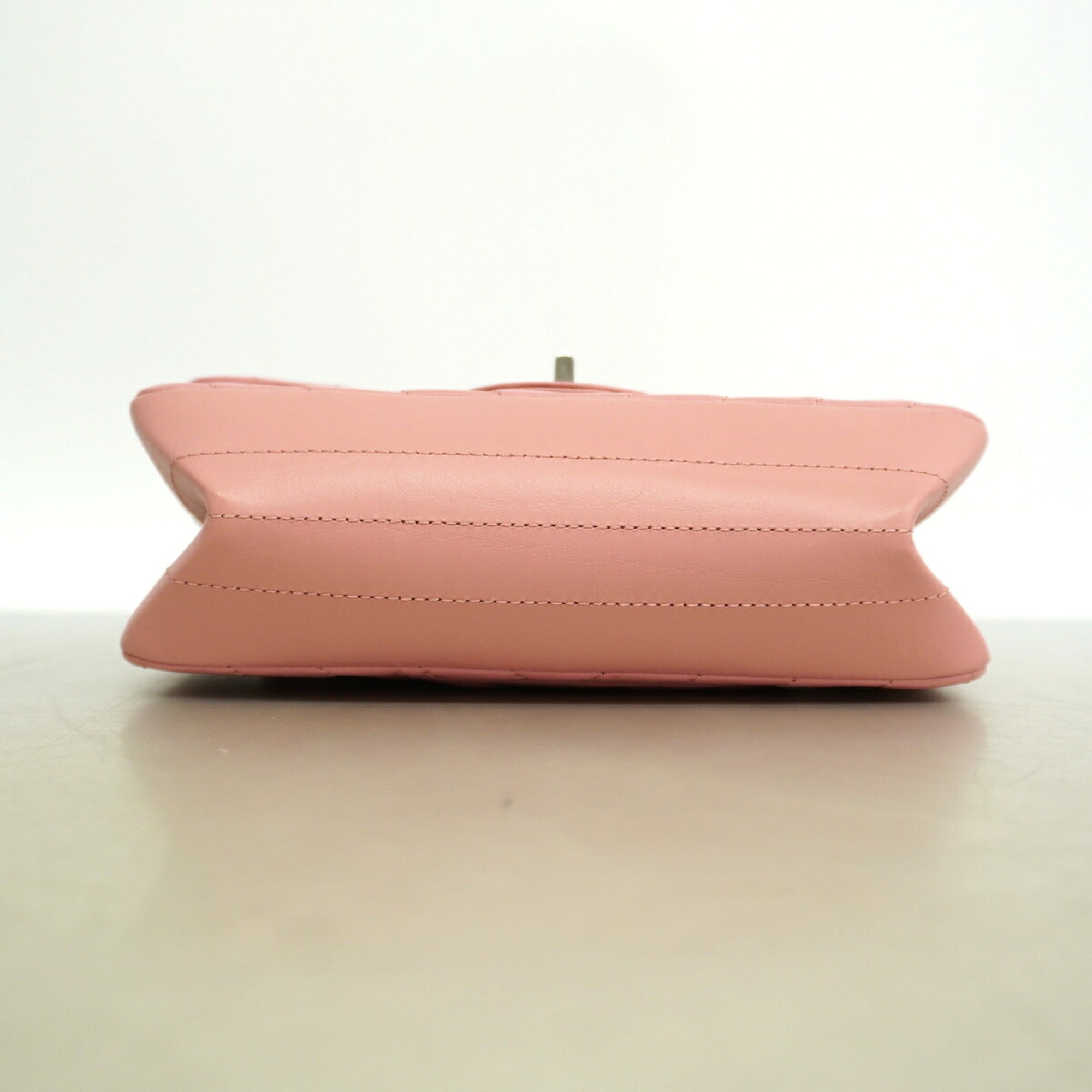 Chanel Pink Leather Shoulder Bag (Pre-Owned)