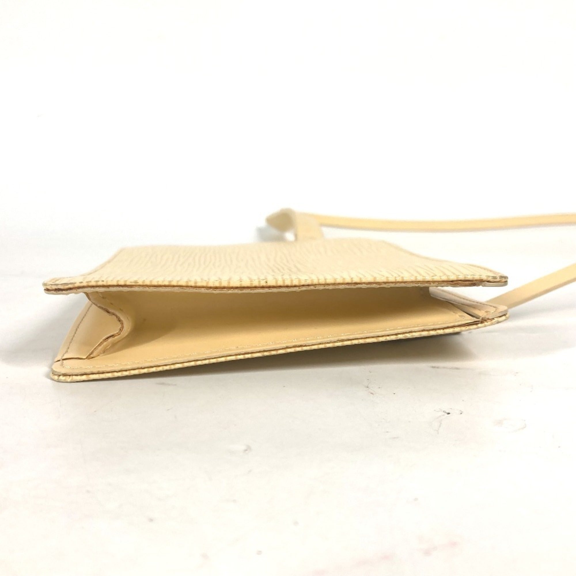 Louis Vuitton Vanilla Yellow Epi Leather Pouch Sling Bag (Pre-Owned)